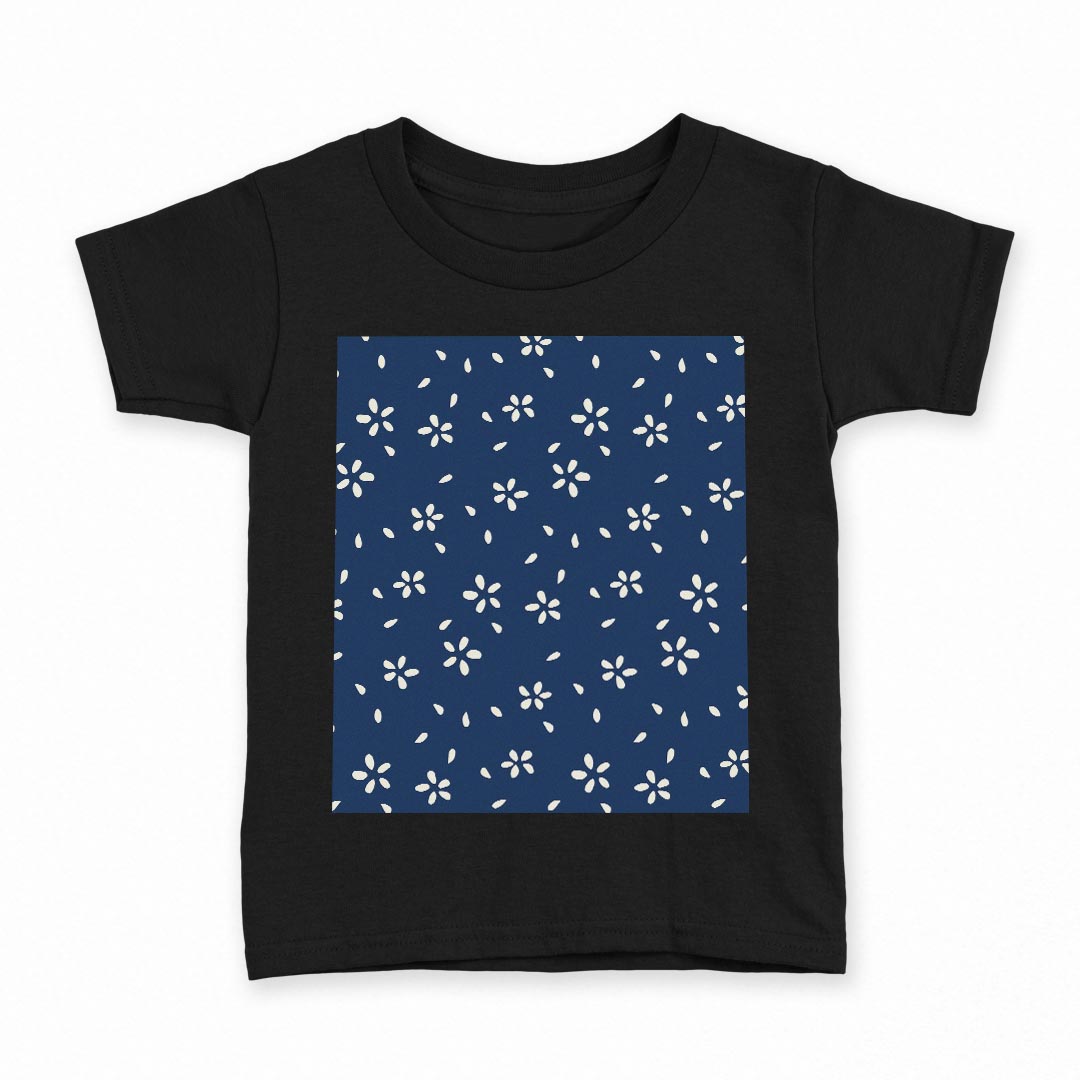 tシャツ キッズ 半袖 黒地 ブラック デザイン 90 100 110 120 130 140 150 Tシャツ ティーシャツ T shirt 上記で使用したデザインTシャツはこちら▼キッズ用Tシャツ　ブラック全デザインはこちらから▼ ▼キッズ用Tシャツ　グレー・ホワイト全デザインはこちらから▼商品特徴・15000デザインから選べる！デザインTシャツ！ ・洗濯も赤ちゃんにも安心なウェアプリント 　UltraChrome DGインクは洗濯に対しても色落ちが少なく、高い堅牢度が実証されています。 ・着心地や素材感にこだわった、上質なTシャツ。 ・1枚でも様になる万能型Tシャツ。 ・「よれない」「透けない」「長持ちする」という三大要素をすべて兼ね備えたTシャツです。 素材 ブラック：綿　100％ 注意事項画像はサンプルですので、Tシャツの大きさが若干異なる場合があります。ご覧の環境によっては多少色味に違いを感じる場合がございます。 イメージと違った、モニターと色味が異なるという理由での交換や返金はご対応出来かねます。 写真のカラーは可能な限り実際の商品に色味を近づけていますが、WEBの性質上ご使用のパソコンの設定や環境でカラーが若干異なります。 ご注文後に1点1点制作する受注生産品のため、不良品以外のご返品や交換は固くお断り致します。 選択間違いも保証対象外となりますため、ご注文の際は必ずサイズやカラーをご確認下さい。洗濯の際は、商品の色あせを避けるため手洗いをおすすめします。 つけ置き洗いは避けてください。 タンブラー乾燥はお控えください。発送について完全受注生産のハンドメイド商品となりますので、既製品と比べて発送までお時間を頂いています。 基本的に決済確認後、最大で10営業日での発送となります。繁忙期や休業日明けの場合はさらに時間がかかる場合があります。 その際には別途メールにてご連絡致します。メール便の場合、発送日から到着までに2〜4日ほどかかる場合が多く、紛失などの保障もご対応できかねます。あらかじめご了承下さい。