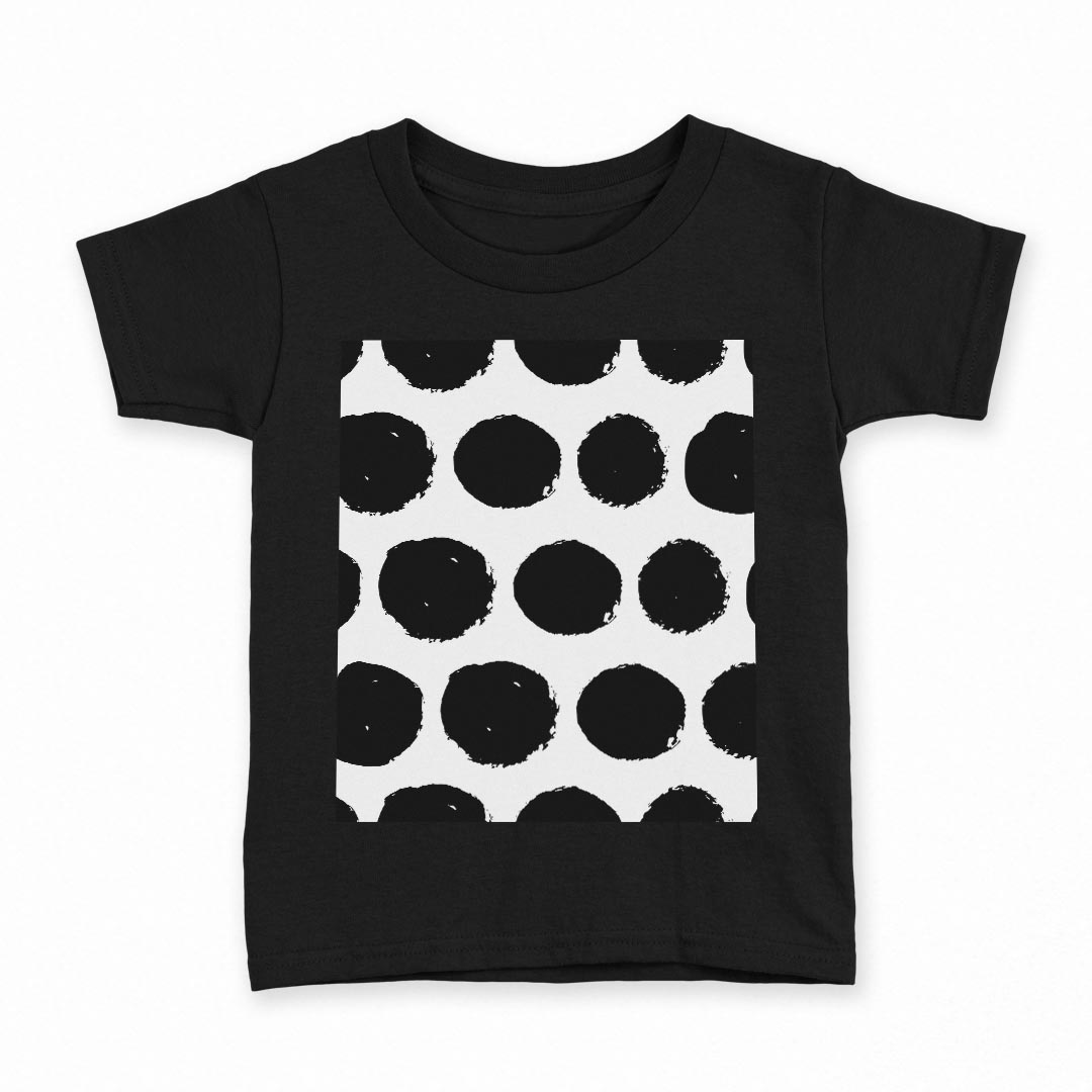 tシャツ キッズ 半袖 黒地 ブラック デザイン 90 100 110 120 130 140 150 Tシャツ ティーシャツ T shirt 上記で使用したデザインTシャツはこちら▼キッズ用Tシャツ　ブラック全デザインはこちらから▼ ▼キッズ用Tシャツ　グレー・ホワイト全デザインはこちらから▼商品特徴・15000デザインから選べる！デザインTシャツ！ ・洗濯も赤ちゃんにも安心なウェアプリント 　UltraChrome DGインクは洗濯に対しても色落ちが少なく、高い堅牢度が実証されています。 ・着心地や素材感にこだわった、上質なTシャツ。 ・1枚でも様になる万能型Tシャツ。 ・「よれない」「透けない」「長持ちする」という三大要素をすべて兼ね備えたTシャツです。 素材 ブラック：綿　100％ 注意事項画像はサンプルですので、Tシャツの大きさが若干異なる場合があります。ご覧の環境によっては多少色味に違いを感じる場合がございます。 イメージと違った、モニターと色味が異なるという理由での交換や返金はご対応出来かねます。 写真のカラーは可能な限り実際の商品に色味を近づけていますが、WEBの性質上ご使用のパソコンの設定や環境でカラーが若干異なります。 ご注文後に1点1点制作する受注生産品のため、不良品以外のご返品や交換は固くお断り致します。 選択間違いも保証対象外となりますため、ご注文の際は必ずサイズやカラーをご確認下さい。洗濯の際は、商品の色あせを避けるため手洗いをおすすめします。 つけ置き洗いは避けてください。 タンブラー乾燥はお控えください。発送について完全受注生産のハンドメイド商品となりますので、既製品と比べて発送までお時間を頂いています。 基本的に決済確認後、最大で10営業日での発送となります。繁忙期や休業日明けの場合はさらに時間がかかる場合があります。 その際には別途メールにてご連絡致します。メール便の場合、発送日から到着までに2〜4日ほどかかる場合が多く、紛失などの保障もご対応できかねます。あらかじめご了承下さい。