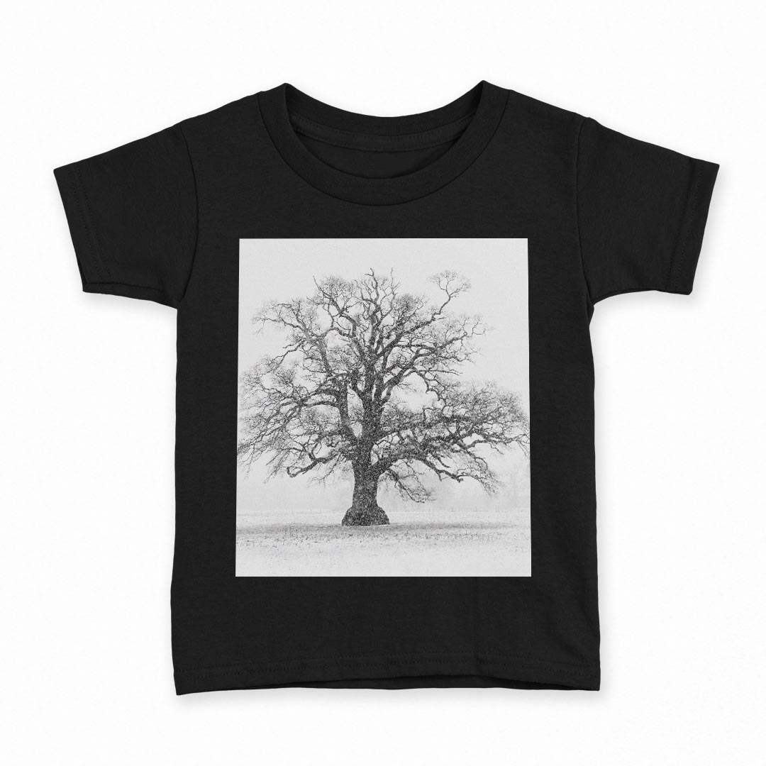 tシャツ キッズ 半袖 黒地 ブラック デザイン 90 100 110 120 130 140 150 Tシャツ ティーシャツ T shirt 上記で使用したデザインTシャツはこちら▼キッズ用Tシャツ　ブラック全デザインはこちらから▼ ▼キッズ用Tシャツ　グレー・ホワイト全デザインはこちらから▼商品特徴・15000デザインから選べる！デザインTシャツ！ ・洗濯も赤ちゃんにも安心なウェアプリント 　UltraChrome DGインクは洗濯に対しても色落ちが少なく、高い堅牢度が実証されています。 ・着心地や素材感にこだわった、上質なTシャツ。 ・1枚でも様になる万能型Tシャツ。 ・「よれない」「透けない」「長持ちする」という三大要素をすべて兼ね備えたTシャツです。 素材 ブラック：綿　100％ 注意事項画像はサンプルですので、Tシャツの大きさが若干異なる場合があります。ご覧の環境によっては多少色味に違いを感じる場合がございます。 イメージと違った、モニターと色味が異なるという理由での交換や返金はご対応出来かねます。 写真のカラーは可能な限り実際の商品に色味を近づけていますが、WEBの性質上ご使用のパソコンの設定や環境でカラーが若干異なります。 ご注文後に1点1点制作する受注生産品のため、不良品以外のご返品や交換は固くお断り致します。 選択間違いも保証対象外となりますため、ご注文の際は必ずサイズやカラーをご確認下さい。洗濯の際は、商品の色あせを避けるため手洗いをおすすめします。 つけ置き洗いは避けてください。 タンブラー乾燥はお控えください。発送について完全受注生産のハンドメイド商品となりますので、既製品と比べて発送までお時間を頂いています。 基本的に決済確認後、最大で10営業日での発送となります。繁忙期や休業日明けの場合はさらに時間がかかる場合があります。 その際には別途メールにてご連絡致します。メール便の場合、発送日から到着までに2〜4日ほどかかる場合が多く、紛失などの保障もご対応できかねます。あらかじめご了承下さい。