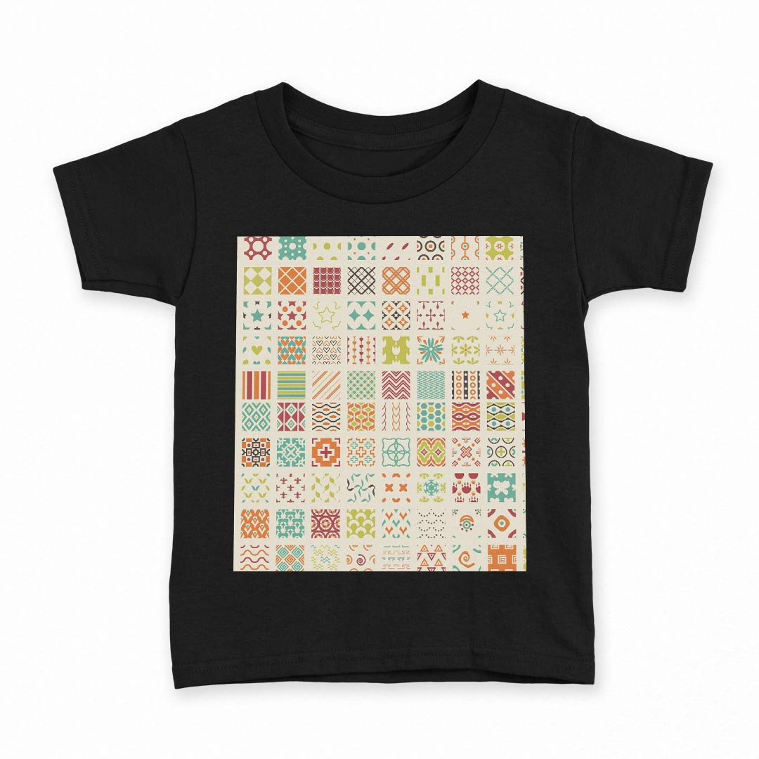 tシャツ キッズ 半袖 黒地 ブラック デザイン 90 100 110 120 130 140 150 Tシャツ ティーシャツ T shirt 上記で使用したデザインTシャツはこちら▼キッズ用Tシャツ　ブラック全デザインはこちらから▼ ▼キッズ用Tシャツ　グレー・ホワイト全デザインはこちらから▼商品特徴・15000デザインから選べる！デザインTシャツ！ ・洗濯も赤ちゃんにも安心なウェアプリント 　UltraChrome DGインクは洗濯に対しても色落ちが少なく、高い堅牢度が実証されています。 ・着心地や素材感にこだわった、上質なTシャツ。 ・1枚でも様になる万能型Tシャツ。 ・「よれない」「透けない」「長持ちする」という三大要素をすべて兼ね備えたTシャツです。 素材 ブラック：綿　100％ 注意事項画像はサンプルですので、Tシャツの大きさが若干異なる場合があります。ご覧の環境によっては多少色味に違いを感じる場合がございます。 イメージと違った、モニターと色味が異なるという理由での交換や返金はご対応出来かねます。 写真のカラーは可能な限り実際の商品に色味を近づけていますが、WEBの性質上ご使用のパソコンの設定や環境でカラーが若干異なります。 ご注文後に1点1点制作する受注生産品のため、不良品以外のご返品や交換は固くお断り致します。 選択間違いも保証対象外となりますため、ご注文の際は必ずサイズやカラーをご確認下さい。洗濯の際は、商品の色あせを避けるため手洗いをおすすめします。 つけ置き洗いは避けてください。 タンブラー乾燥はお控えください。発送について完全受注生産のハンドメイド商品となりますので、既製品と比べて発送までお時間を頂いています。 基本的に決済確認後、最大で10営業日での発送となります。繁忙期や休業日明けの場合はさらに時間がかかる場合があります。 その際には別途メールにてご連絡致します。メール便の場合、発送日から到着までに2〜4日ほどかかる場合が多く、紛失などの保障もご対応できかねます。あらかじめご了承下さい。