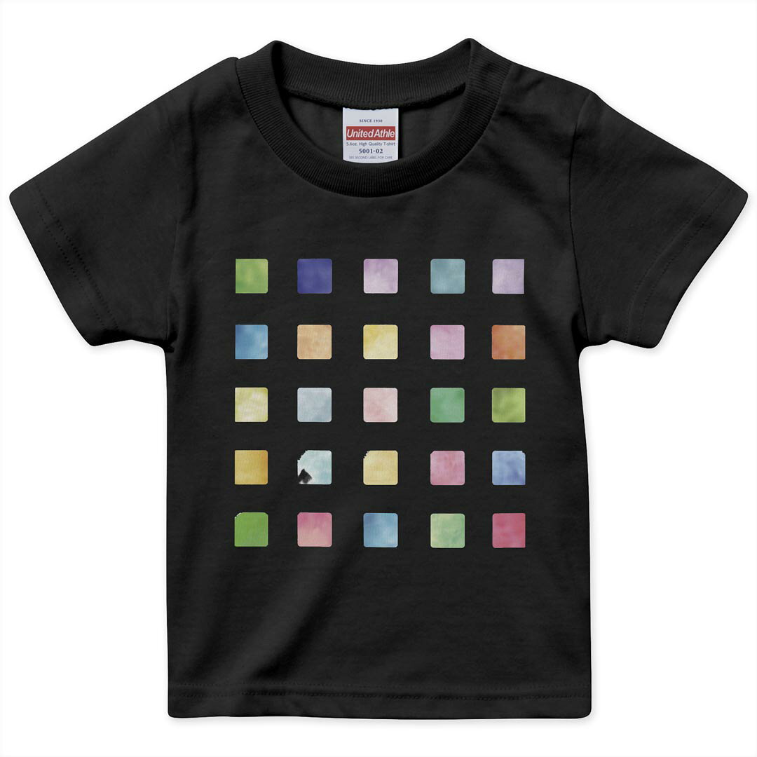 tシャツ キッズ 半袖 黒地 ブラック デザイン 90 100 110 120 130 140 150 Tシャツ ティーシャツ T shirt 上記で使用したデザインTシャツはこちら▼キッズ用Tシャツ　ブラック全デザインはこちらから▼ ▼キッズ用Tシャツ　グレー・ホワイト全デザインはこちらから▼商品特徴・15000デザインから選べる！デザインTシャツ！ ・洗濯も赤ちゃんにも安心なウェアプリント 　UltraChrome DGインクは洗濯に対しても色落ちが少なく、高い堅牢度が実証されています。 ・着心地や素材感にこだわった、上質なTシャツ。 ・1枚でも様になる万能型Tシャツ。 ・「よれない」「透けない」「長持ちする」という三大要素をすべて兼ね備えたTシャツです。 素材 ブラック：綿　100％ 注意事項画像はサンプルですので、Tシャツの大きさが若干異なる場合があります。ご覧の環境によっては多少色味に違いを感じる場合がございます。 イメージと違った、モニターと色味が異なるという理由での交換や返金はご対応出来かねます。 写真のカラーは可能な限り実際の商品に色味を近づけていますが、WEBの性質上ご使用のパソコンの設定や環境でカラーが若干異なります。 ご注文後に1点1点制作する受注生産品のため、不良品以外のご返品や交換は固くお断り致します。 選択間違いも保証対象外となりますため、ご注文の際は必ずサイズやカラーをご確認下さい。洗濯の際は、商品の色あせを避けるため手洗いをおすすめします。 つけ置き洗いは避けてください。 タンブラー乾燥はお控えください。発送について完全受注生産のハンドメイド商品となりますので、既製品と比べて発送までお時間を頂いています。 基本的に決済確認後、最大で10営業日での発送となります。繁忙期や休業日明けの場合はさらに時間がかかる場合があります。 その際には別途メールにてご連絡致します。メール便の場合、発送日から到着までに2〜4日ほどかかる場合が多く、紛失などの保障もご対応できかねます。あらかじめご了承下さい。