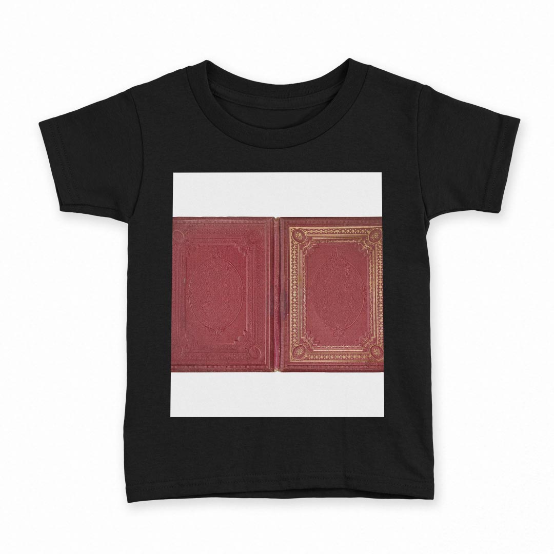tシャツ キッズ 半袖 黒地 ブラック デザイン 90 100 110 120 130 140 150 Tシャツ ティーシャツ T shirt 上記で使用したデザインTシャツはこちら▼キッズ用Tシャツ　ブラック全デザインはこちらから▼ ▼キッズ用Tシャツ　グレー・ホワイト全デザインはこちらから▼商品特徴・15000デザインから選べる！デザインTシャツ！ ・洗濯も赤ちゃんにも安心なウェアプリント 　UltraChrome DGインクは洗濯に対しても色落ちが少なく、高い堅牢度が実証されています。 ・着心地や素材感にこだわった、上質なTシャツ。 ・1枚でも様になる万能型Tシャツ。 ・「よれない」「透けない」「長持ちする」という三大要素をすべて兼ね備えたTシャツです。 素材 ブラック：綿　100％ 注意事項画像はサンプルですので、Tシャツの大きさが若干異なる場合があります。ご覧の環境によっては多少色味に違いを感じる場合がございます。 イメージと違った、モニターと色味が異なるという理由での交換や返金はご対応出来かねます。 写真のカラーは可能な限り実際の商品に色味を近づけていますが、WEBの性質上ご使用のパソコンの設定や環境でカラーが若干異なります。 ご注文後に1点1点制作する受注生産品のため、不良品以外のご返品や交換は固くお断り致します。 選択間違いも保証対象外となりますため、ご注文の際は必ずサイズやカラーをご確認下さい。洗濯の際は、商品の色あせを避けるため手洗いをおすすめします。 つけ置き洗いは避けてください。 タンブラー乾燥はお控えください。発送について完全受注生産のハンドメイド商品となりますので、既製品と比べて発送までお時間を頂いています。 基本的に決済確認後、最大で10営業日での発送となります。繁忙期や休業日明けの場合はさらに時間がかかる場合があります。 その際には別途メールにてご連絡致します。メール便の場合、発送日から到着までに2〜4日ほどかかる場合が多く、紛失などの保障もご対応できかねます。あらかじめご了承下さい。