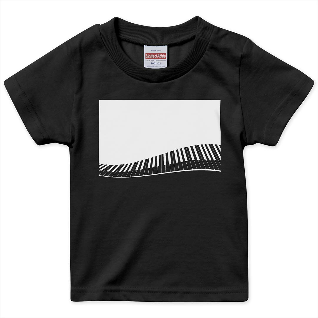 tシャツ キッズ 半袖 黒地 ブラック デザイン 90 100 110 120 130 140 150 Tシャツ ティーシャツ T shirt 上記で使用したデザインTシャツはこちら▼キッズ用Tシャツ　ブラック全デザインはこちらから▼ ▼キッズ用Tシャツ　グレー・ホワイト全デザインはこちらから▼商品特徴・15000デザインから選べる！デザインTシャツ！ ・洗濯も赤ちゃんにも安心なウェアプリント 　UltraChrome DGインクは洗濯に対しても色落ちが少なく、高い堅牢度が実証されています。 ・着心地や素材感にこだわった、上質なTシャツ。 ・1枚でも様になる万能型Tシャツ。 ・「よれない」「透けない」「長持ちする」という三大要素をすべて兼ね備えたTシャツです。 素材 ブラック：綿　100％ 注意事項画像はサンプルですので、Tシャツの大きさが若干異なる場合があります。ご覧の環境によっては多少色味に違いを感じる場合がございます。 イメージと違った、モニターと色味が異なるという理由での交換や返金はご対応出来かねます。 写真のカラーは可能な限り実際の商品に色味を近づけていますが、WEBの性質上ご使用のパソコンの設定や環境でカラーが若干異なります。 ご注文後に1点1点制作する受注生産品のため、不良品以外のご返品や交換は固くお断り致します。 選択間違いも保証対象外となりますため、ご注文の際は必ずサイズやカラーをご確認下さい。洗濯の際は、商品の色あせを避けるため手洗いをおすすめします。 つけ置き洗いは避けてください。 タンブラー乾燥はお控えください。発送について完全受注生産のハンドメイド商品となりますので、既製品と比べて発送までお時間を頂いています。 基本的に決済確認後、最大で10営業日での発送となります。繁忙期や休業日明けの場合はさらに時間がかかる場合があります。 その際には別途メールにてご連絡致します。メール便の場合、発送日から到着までに2〜4日ほどかかる場合が多く、紛失などの保障もご対応できかねます。あらかじめご了承下さい。