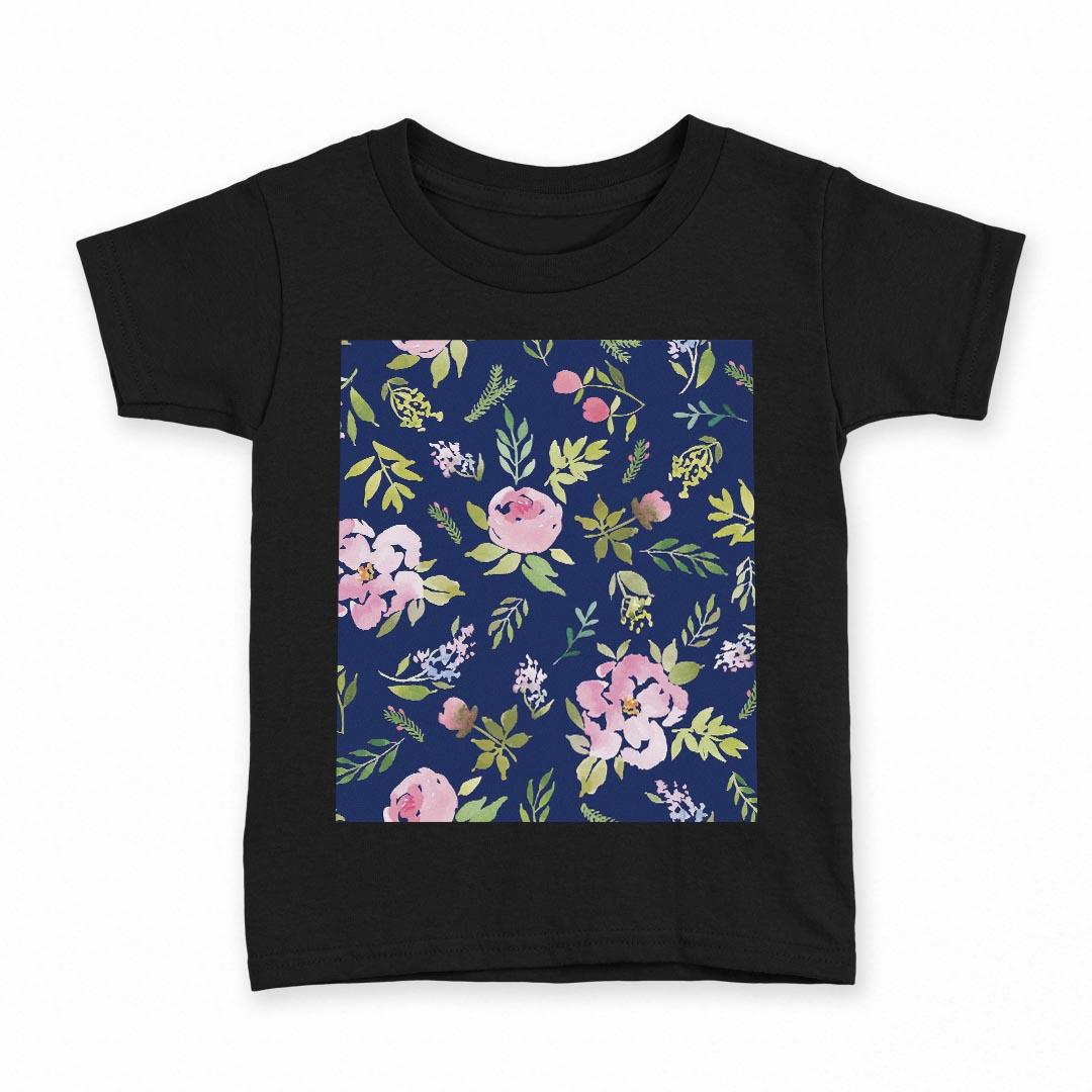 tシャツ キッズ 半袖 黒地 ブラック デザイン 90 100 110 120 130 140 150 Tシャツ ティーシャツ T shirt 上記で使用したデザインTシャツはこちら▼キッズ用Tシャツ　ブラック全デザインはこちらから▼ ▼キッズ用Tシャツ　グレー・ホワイト全デザインはこちらから▼商品特徴・15000デザインから選べる！デザインTシャツ！ ・洗濯も赤ちゃんにも安心なウェアプリント 　UltraChrome DGインクは洗濯に対しても色落ちが少なく、高い堅牢度が実証されています。 ・着心地や素材感にこだわった、上質なTシャツ。 ・1枚でも様になる万能型Tシャツ。 ・「よれない」「透けない」「長持ちする」という三大要素をすべて兼ね備えたTシャツです。 素材 ブラック：綿　100％ 注意事項画像はサンプルですので、Tシャツの大きさが若干異なる場合があります。ご覧の環境によっては多少色味に違いを感じる場合がございます。 イメージと違った、モニターと色味が異なるという理由での交換や返金はご対応出来かねます。 写真のカラーは可能な限り実際の商品に色味を近づけていますが、WEBの性質上ご使用のパソコンの設定や環境でカラーが若干異なります。 ご注文後に1点1点制作する受注生産品のため、不良品以外のご返品や交換は固くお断り致します。 選択間違いも保証対象外となりますため、ご注文の際は必ずサイズやカラーをご確認下さい。洗濯の際は、商品の色あせを避けるため手洗いをおすすめします。 つけ置き洗いは避けてください。 タンブラー乾燥はお控えください。発送について完全受注生産のハンドメイド商品となりますので、既製品と比べて発送までお時間を頂いています。 基本的に決済確認後、最大で10営業日での発送となります。繁忙期や休業日明けの場合はさらに時間がかかる場合があります。 その際には別途メールにてご連絡致します。メール便の場合、発送日から到着までに2〜4日ほどかかる場合が多く、紛失などの保障もご対応できかねます。あらかじめご了承下さい。