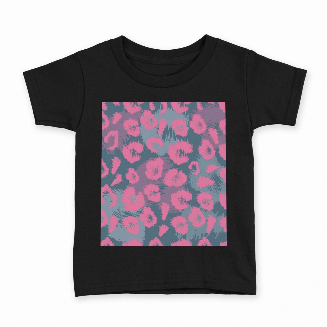 tシャツ キッズ 半袖 黒地 ブラック デザイン 90 100 110 120 130 140 150 Tシャツ ティーシャツ T shirt 上記で使用したデザインTシャツはこちら▼キッズ用Tシャツ　ブラック全デザインはこちらから▼ ▼キッズ用Tシャツ　グレー・ホワイト全デザインはこちらから▼商品特徴・15000デザインから選べる！デザインTシャツ！ ・洗濯も赤ちゃんにも安心なウェアプリント 　UltraChrome DGインクは洗濯に対しても色落ちが少なく、高い堅牢度が実証されています。 ・着心地や素材感にこだわった、上質なTシャツ。 ・1枚でも様になる万能型Tシャツ。 ・「よれない」「透けない」「長持ちする」という三大要素をすべて兼ね備えたTシャツです。 素材 ブラック：綿　100％ 注意事項画像はサンプルですので、Tシャツの大きさが若干異なる場合があります。ご覧の環境によっては多少色味に違いを感じる場合がございます。 イメージと違った、モニターと色味が異なるという理由での交換や返金はご対応出来かねます。 写真のカラーは可能な限り実際の商品に色味を近づけていますが、WEBの性質上ご使用のパソコンの設定や環境でカラーが若干異なります。 ご注文後に1点1点制作する受注生産品のため、不良品以外のご返品や交換は固くお断り致します。 選択間違いも保証対象外となりますため、ご注文の際は必ずサイズやカラーをご確認下さい。洗濯の際は、商品の色あせを避けるため手洗いをおすすめします。 つけ置き洗いは避けてください。 タンブラー乾燥はお控えください。発送について完全受注生産のハンドメイド商品となりますので、既製品と比べて発送までお時間を頂いています。 基本的に決済確認後、最大で10営業日での発送となります。繁忙期や休業日明けの場合はさらに時間がかかる場合があります。 その際には別途メールにてご連絡致します。メール便の場合、発送日から到着までに2〜4日ほどかかる場合が多く、紛失などの保障もご対応できかねます。あらかじめご了承下さい。