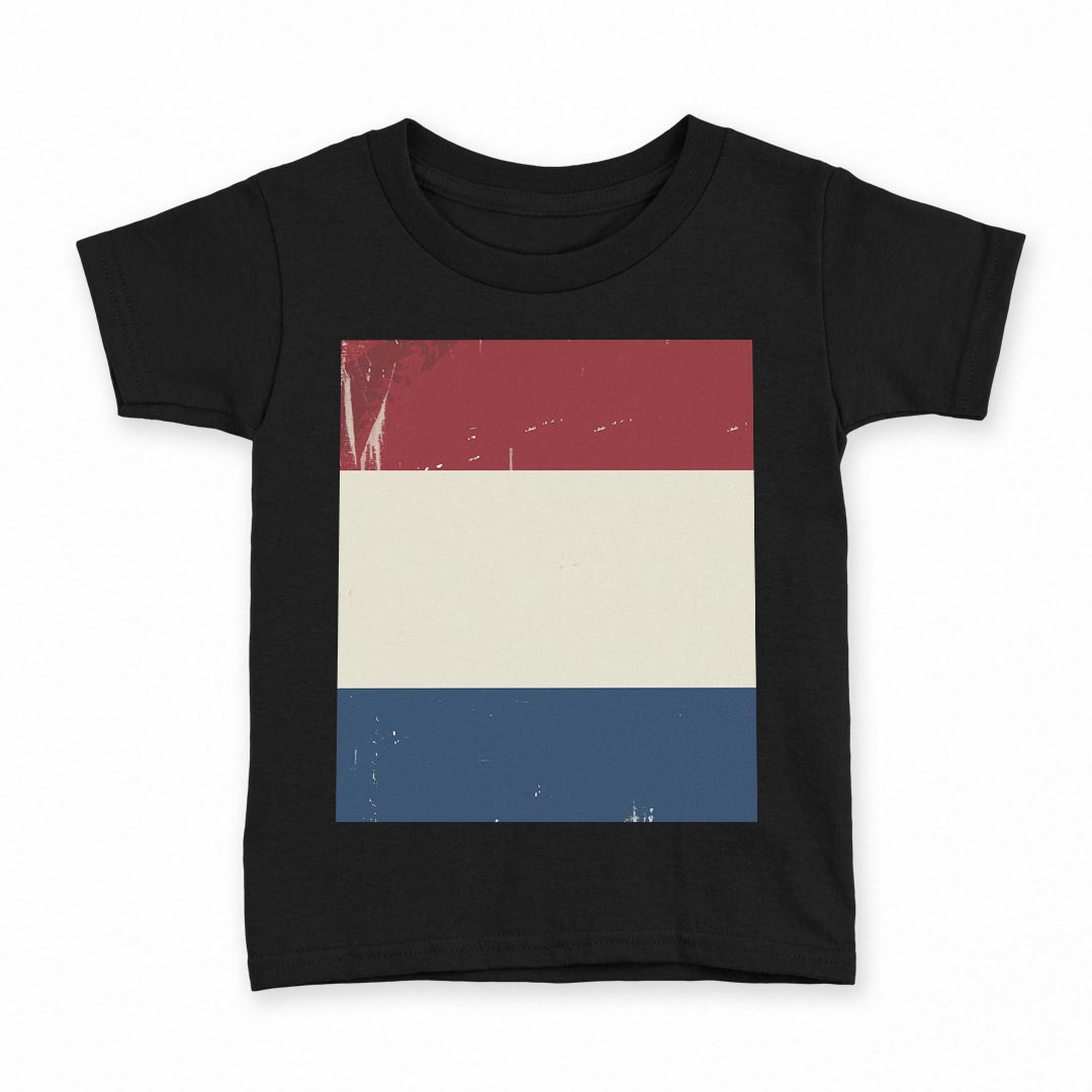 tシャツ キッズ 半袖 黒地 ブラック デザイン 90 100 110 120 130 140 150 Tシャツ ティーシャツ T shirt 上記で使用したデザインTシャツはこちら▼キッズ用Tシャツ　ブラック全デザインはこちらから▼ ▼キッズ用Tシャツ　グレー・ホワイト全デザインはこちらから▼商品特徴・15000デザインから選べる！デザインTシャツ！ ・洗濯も赤ちゃんにも安心なウェアプリント 　UltraChrome DGインクは洗濯に対しても色落ちが少なく、高い堅牢度が実証されています。 ・着心地や素材感にこだわった、上質なTシャツ。 ・1枚でも様になる万能型Tシャツ。 ・「よれない」「透けない」「長持ちする」という三大要素をすべて兼ね備えたTシャツです。 素材 ブラック：綿　100％ 注意事項画像はサンプルですので、Tシャツの大きさが若干異なる場合があります。ご覧の環境によっては多少色味に違いを感じる場合がございます。 イメージと違った、モニターと色味が異なるという理由での交換や返金はご対応出来かねます。 写真のカラーは可能な限り実際の商品に色味を近づけていますが、WEBの性質上ご使用のパソコンの設定や環境でカラーが若干異なります。 ご注文後に1点1点制作する受注生産品のため、不良品以外のご返品や交換は固くお断り致します。 選択間違いも保証対象外となりますため、ご注文の際は必ずサイズやカラーをご確認下さい。洗濯の際は、商品の色あせを避けるため手洗いをおすすめします。 つけ置き洗いは避けてください。 タンブラー乾燥はお控えください。発送について完全受注生産のハンドメイド商品となりますので、既製品と比べて発送までお時間を頂いています。 基本的に決済確認後、最大で10営業日での発送となります。繁忙期や休業日明けの場合はさらに時間がかかる場合があります。 その際には別途メールにてご連絡致します。メール便の場合、発送日から到着までに2〜4日ほどかかる場合が多く、紛失などの保障もご対応できかねます。あらかじめご了承下さい。