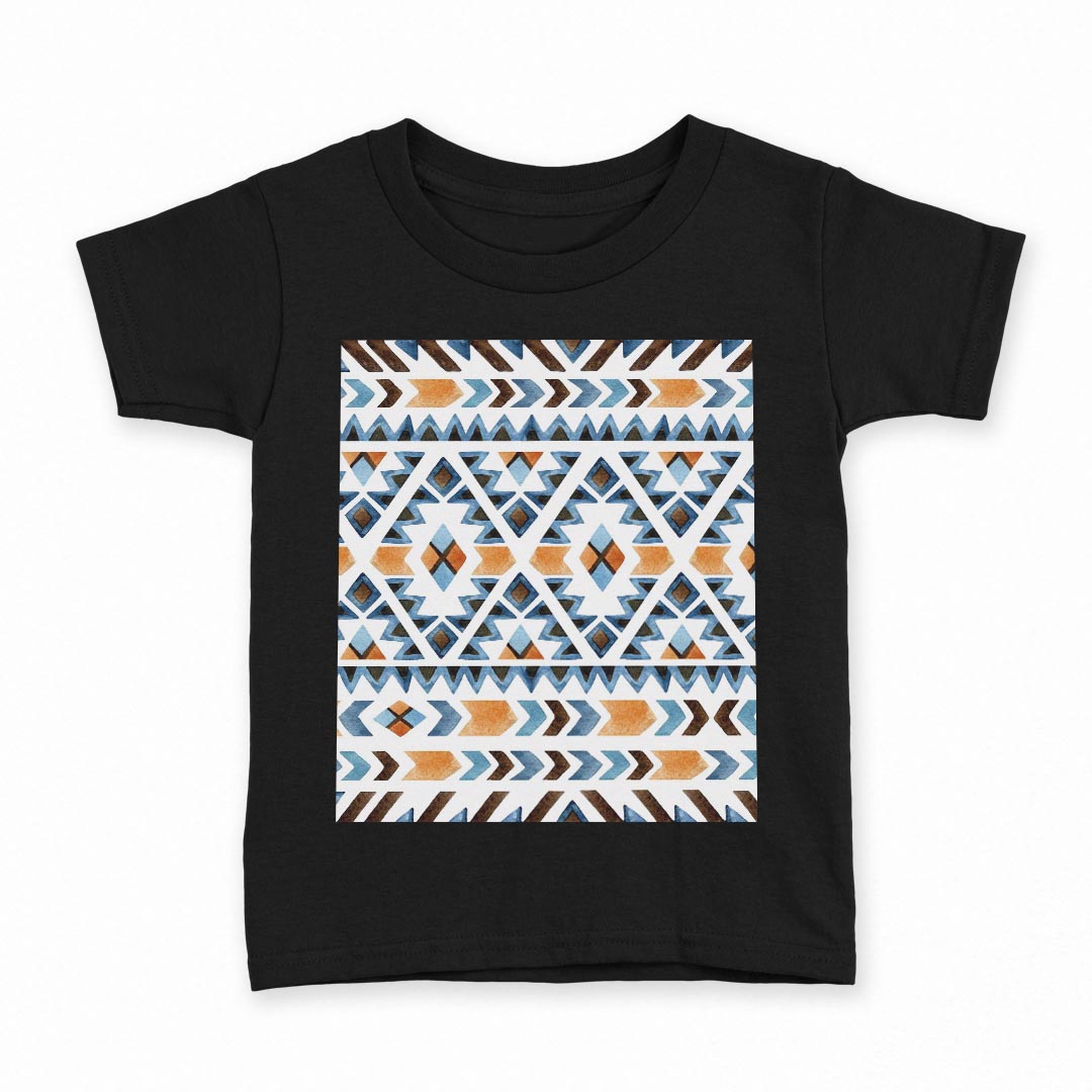 tシャツ キッズ 半袖 黒地 ブラック デザイン 90 100 110 120 130 140 150 Tシャツ ティーシャツ T shirt 上記で使用したデザインTシャツはこちら▼キッズ用Tシャツ　ブラック全デザインはこちらから▼ ▼キッズ用Tシャツ　グレー・ホワイト全デザインはこちらから▼商品特徴・15000デザインから選べる！デザインTシャツ！ ・洗濯も赤ちゃんにも安心なウェアプリント 　UltraChrome DGインクは洗濯に対しても色落ちが少なく、高い堅牢度が実証されています。 ・着心地や素材感にこだわった、上質なTシャツ。 ・1枚でも様になる万能型Tシャツ。 ・「よれない」「透けない」「長持ちする」という三大要素をすべて兼ね備えたTシャツです。 素材 ブラック：綿　100％ 注意事項画像はサンプルですので、Tシャツの大きさが若干異なる場合があります。ご覧の環境によっては多少色味に違いを感じる場合がございます。 イメージと違った、モニターと色味が異なるという理由での交換や返金はご対応出来かねます。 写真のカラーは可能な限り実際の商品に色味を近づけていますが、WEBの性質上ご使用のパソコンの設定や環境でカラーが若干異なります。 ご注文後に1点1点制作する受注生産品のため、不良品以外のご返品や交換は固くお断り致します。 選択間違いも保証対象外となりますため、ご注文の際は必ずサイズやカラーをご確認下さい。洗濯の際は、商品の色あせを避けるため手洗いをおすすめします。 つけ置き洗いは避けてください。 タンブラー乾燥はお控えください。発送について完全受注生産のハンドメイド商品となりますので、既製品と比べて発送までお時間を頂いています。 基本的に決済確認後、最大で10営業日での発送となります。繁忙期や休業日明けの場合はさらに時間がかかる場合があります。 その際には別途メールにてご連絡致します。メール便の場合、発送日から到着までに2〜4日ほどかかる場合が多く、紛失などの保障もご対応できかねます。あらかじめご了承下さい。