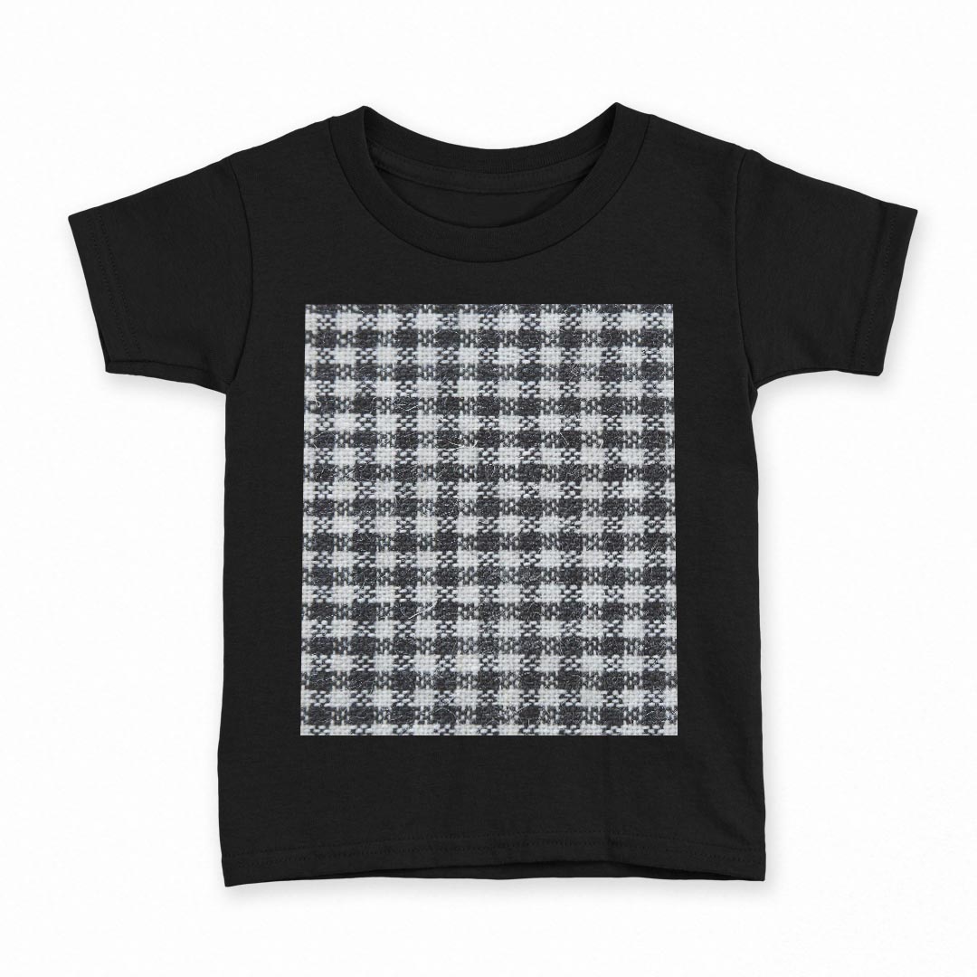tシャツ キッズ 半袖 黒地 ブラック デザイン 90 100 110 120 130 140 150 Tシャツ ティーシャツ T shirt 上記で使用したデザインTシャツはこちら▼キッズ用Tシャツ　ブラック全デザインはこちらから▼ ▼キッズ用Tシャツ　グレー・ホワイト全デザインはこちらから▼商品特徴・15000デザインから選べる！デザインTシャツ！ ・洗濯も赤ちゃんにも安心なウェアプリント 　UltraChrome DGインクは洗濯に対しても色落ちが少なく、高い堅牢度が実証されています。 ・着心地や素材感にこだわった、上質なTシャツ。 ・1枚でも様になる万能型Tシャツ。 ・「よれない」「透けない」「長持ちする」という三大要素をすべて兼ね備えたTシャツです。 素材 ブラック：綿　100％ 注意事項画像はサンプルですので、Tシャツの大きさが若干異なる場合があります。ご覧の環境によっては多少色味に違いを感じる場合がございます。 イメージと違った、モニターと色味が異なるという理由での交換や返金はご対応出来かねます。 写真のカラーは可能な限り実際の商品に色味を近づけていますが、WEBの性質上ご使用のパソコンの設定や環境でカラーが若干異なります。 ご注文後に1点1点制作する受注生産品のため、不良品以外のご返品や交換は固くお断り致します。 選択間違いも保証対象外となりますため、ご注文の際は必ずサイズやカラーをご確認下さい。洗濯の際は、商品の色あせを避けるため手洗いをおすすめします。 つけ置き洗いは避けてください。 タンブラー乾燥はお控えください。発送について完全受注生産のハンドメイド商品となりますので、既製品と比べて発送までお時間を頂いています。 基本的に決済確認後、最大で10営業日での発送となります。繁忙期や休業日明けの場合はさらに時間がかかる場合があります。 その際には別途メールにてご連絡致します。メール便の場合、発送日から到着までに2〜4日ほどかかる場合が多く、紛失などの保障もご対応できかねます。あらかじめご了承下さい。