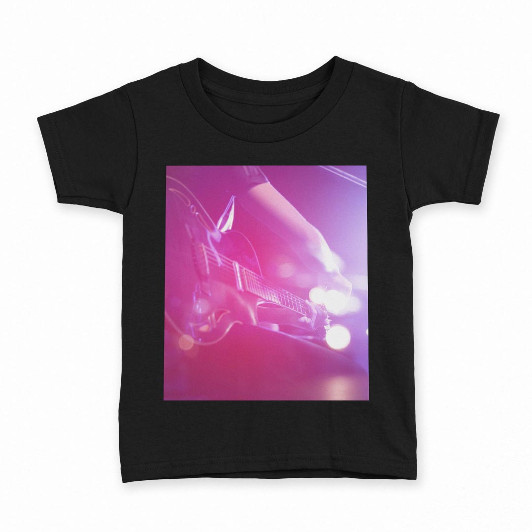tシャツ キッズ 半袖 黒地 ブラック デザイン 90 100 110 120 130 140 150 Tシャツ ティーシャツ T shirt 上記で使用したデザインTシャツはこちら▼キッズ用Tシャツ　ブラック全デザインはこちらから▼ ▼キッズ用Tシャツ　グレー・ホワイト全デザインはこちらから▼商品特徴・15000デザインから選べる！デザインTシャツ！ ・洗濯も赤ちゃんにも安心なウェアプリント 　UltraChrome DGインクは洗濯に対しても色落ちが少なく、高い堅牢度が実証されています。 ・着心地や素材感にこだわった、上質なTシャツ。 ・1枚でも様になる万能型Tシャツ。 ・「よれない」「透けない」「長持ちする」という三大要素をすべて兼ね備えたTシャツです。 素材 ブラック：綿　100％ 注意事項画像はサンプルですので、Tシャツの大きさが若干異なる場合があります。ご覧の環境によっては多少色味に違いを感じる場合がございます。 イメージと違った、モニターと色味が異なるという理由での交換や返金はご対応出来かねます。 写真のカラーは可能な限り実際の商品に色味を近づけていますが、WEBの性質上ご使用のパソコンの設定や環境でカラーが若干異なります。 ご注文後に1点1点制作する受注生産品のため、不良品以外のご返品や交換は固くお断り致します。 選択間違いも保証対象外となりますため、ご注文の際は必ずサイズやカラーをご確認下さい。洗濯の際は、商品の色あせを避けるため手洗いをおすすめします。 つけ置き洗いは避けてください。 タンブラー乾燥はお控えください。発送について完全受注生産のハンドメイド商品となりますので、既製品と比べて発送までお時間を頂いています。 基本的に決済確認後、最大で10営業日での発送となります。繁忙期や休業日明けの場合はさらに時間がかかる場合があります。 その際には別途メールにてご連絡致します。メール便の場合、発送日から到着までに2〜4日ほどかかる場合が多く、紛失などの保障もご対応できかねます。あらかじめご了承下さい。