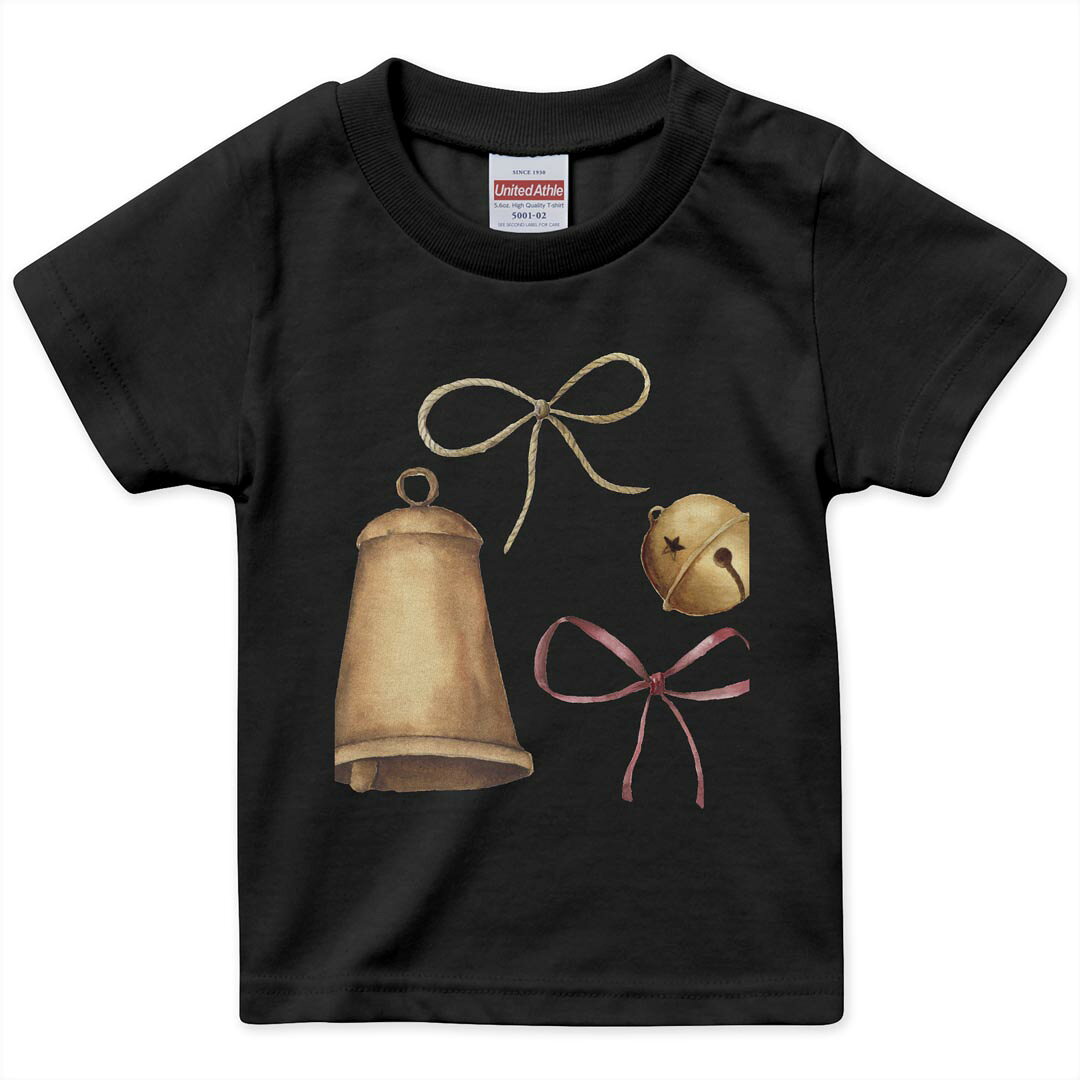tシャツ キッズ 半袖 黒地 ブラック デザイン 90 100 110 120 130 140 150 Tシャツ ティーシャツ T shirt 上記で使用したデザインTシャツはこちら▼キッズ用Tシャツ　ブラック全デザインはこちらから▼ ▼キッズ用Tシャツ　グレー・ホワイト全デザインはこちらから▼商品特徴・15000デザインから選べる！デザインTシャツ！ ・洗濯も赤ちゃんにも安心なウェアプリント 　UltraChrome DGインクは洗濯に対しても色落ちが少なく、高い堅牢度が実証されています。 ・着心地や素材感にこだわった、上質なTシャツ。 ・1枚でも様になる万能型Tシャツ。 ・「よれない」「透けない」「長持ちする」という三大要素をすべて兼ね備えたTシャツです。 素材 ブラック：綿　100％ 注意事項画像はサンプルですので、Tシャツの大きさが若干異なる場合があります。ご覧の環境によっては多少色味に違いを感じる場合がございます。 イメージと違った、モニターと色味が異なるという理由での交換や返金はご対応出来かねます。 写真のカラーは可能な限り実際の商品に色味を近づけていますが、WEBの性質上ご使用のパソコンの設定や環境でカラーが若干異なります。 ご注文後に1点1点制作する受注生産品のため、不良品以外のご返品や交換は固くお断り致します。 選択間違いも保証対象外となりますため、ご注文の際は必ずサイズやカラーをご確認下さい。洗濯の際は、商品の色あせを避けるため手洗いをおすすめします。 つけ置き洗いは避けてください。 タンブラー乾燥はお控えください。発送について完全受注生産のハンドメイド商品となりますので、既製品と比べて発送までお時間を頂いています。 基本的に決済確認後、最大で10営業日での発送となります。繁忙期や休業日明けの場合はさらに時間がかかる場合があります。 その際には別途メールにてご連絡致します。メール便の場合、発送日から到着までに2〜4日ほどかかる場合が多く、紛失などの保障もご対応できかねます。あらかじめご了承下さい。
