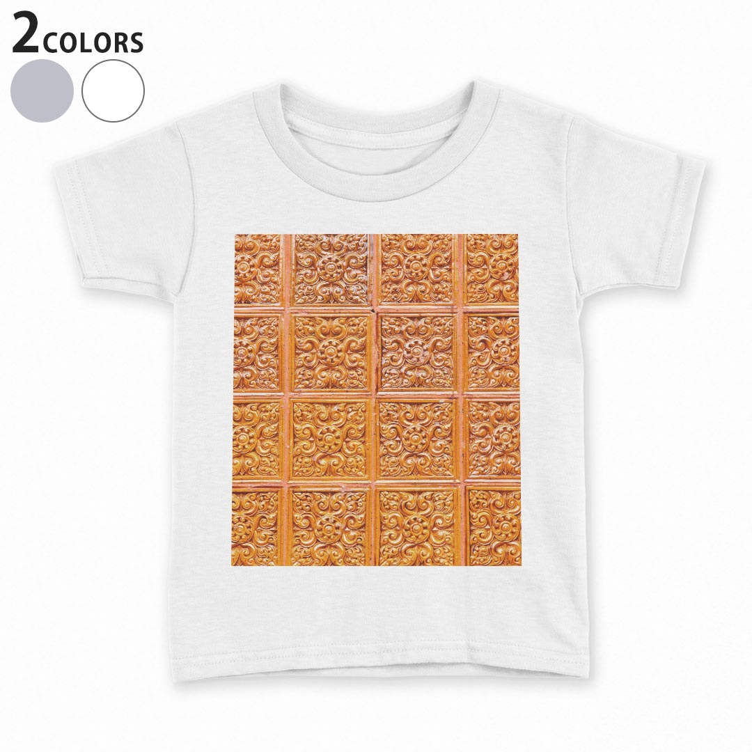 tシャツ キッズ 半袖 白地 灰色 ホワイト グレー デザイン 90 100 110 120 130 140 150 Tシャツ ティーシャツ T shirt上記で使用したデザインTシャツはこちら▼キッズ用Tシャツ　グレー・ホワイト全デザインはこちらから▼ ▼キッズ用Tシャツ　ブラック全デザインはこちらから▼商品特徴・15000デザインから選べる！デザインTシャツ！ ・洗濯も赤ちゃんにも安心なウェアプリント 　UltraChrome DGインクは洗濯に対しても色落ちが少なく、高い堅牢度が実証されています。 ・着心地や素材感にこだわった、上質なTシャツ。 ・1枚でも様になる万能型Tシャツ。 ・「よれない」「透けない」「長持ちする」という三大要素をすべて兼ね備えたTシャツです。 素材 ホワイト：綿　100％ グレー：綿　90％　ポリエステル10％ 注意事項画像はサンプルですので、Tシャツの大きさが若干異なる場合があります。ご覧の環境によっては多少色味に違いを感じる場合がございます。 イメージと違った、モニターと色味が異なるという理由での交換や返金はご対応出来かねます。 写真のカラーは可能な限り実際の商品に色味を近づけていますが、WEBの性質上ご使用のパソコンの設定や環境でカラーが若干異なります。 ご注文後に1点1点制作する受注生産品のため、不良品以外のご返品や交換は固くお断り致します。 選択間違いも保証対象外となりますため、ご注文の際は必ずサイズやカラーをご確認下さい。洗濯の際は、商品の色あせを避けるため手洗いをおすすめします。 つけ置き洗いは避けてください。 タンブラー乾燥はお控えください。発送について完全受注生産のハンドメイド商品となりますので、既製品と比べて発送までお時間を頂いています。 基本的に決済確認後、最大で10営業日での発送となります。繁忙期や休業日明けの場合はさらに時間がかかる場合があります。 その際には別途メールにてご連絡致します。メール便の場合、発送日から到着までに2〜4日ほどかかる場合が多く、紛失などの保障もご対応できかねます。あらかじめご了承下さい。