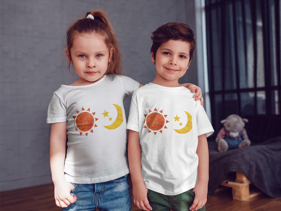 tシャツ キッズ 半袖 白地 デザイン 160 サイズ Tシャツ ティーシャツ T shirt 008832 イラスト　太陽　月