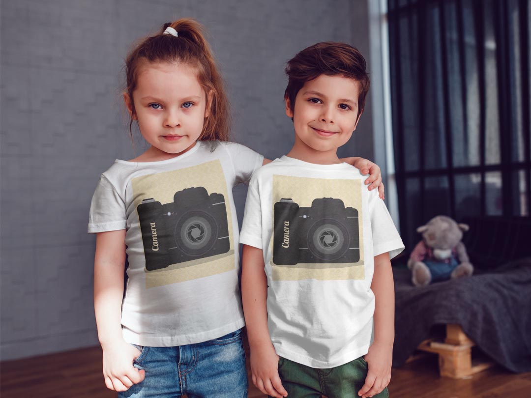 tシャツ キッズ 半袖 白地 デザイン 120 サイズ Tシャツ ティーシャツ T shirt 010304 カメラ　英語　黒