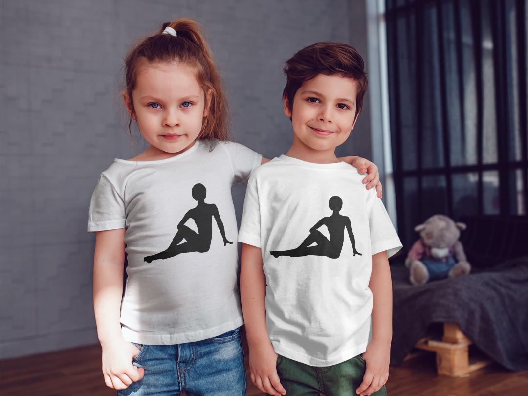 kabeコレのtシャツ キッズ 半袖 白地 デザイン 110 サイズ Tシャツ ティーシャツ T shirt 013618 女性　ヨガ　シルエット｜アングル2