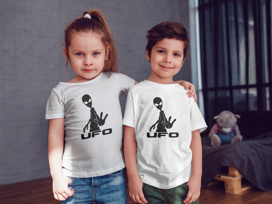 tシャツ キッズ 半袖 白地 デザイン 120 サイズ Tシャツ ティーシャツ T shirt 013624 宇宙人　UFO　エイリアン