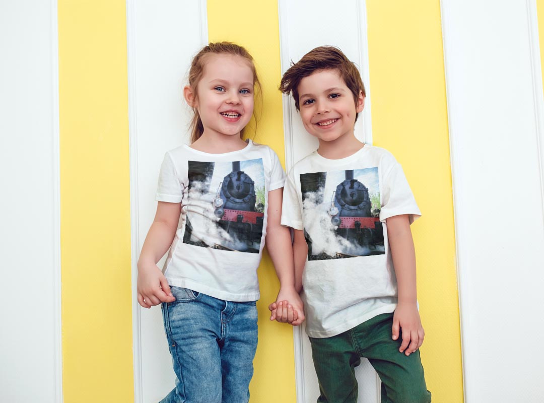 tシャツ キッズ 半袖 白地 デザイン 140 サイズ Tシャツ ティーシャツ T shirt 006487 写真　機関車