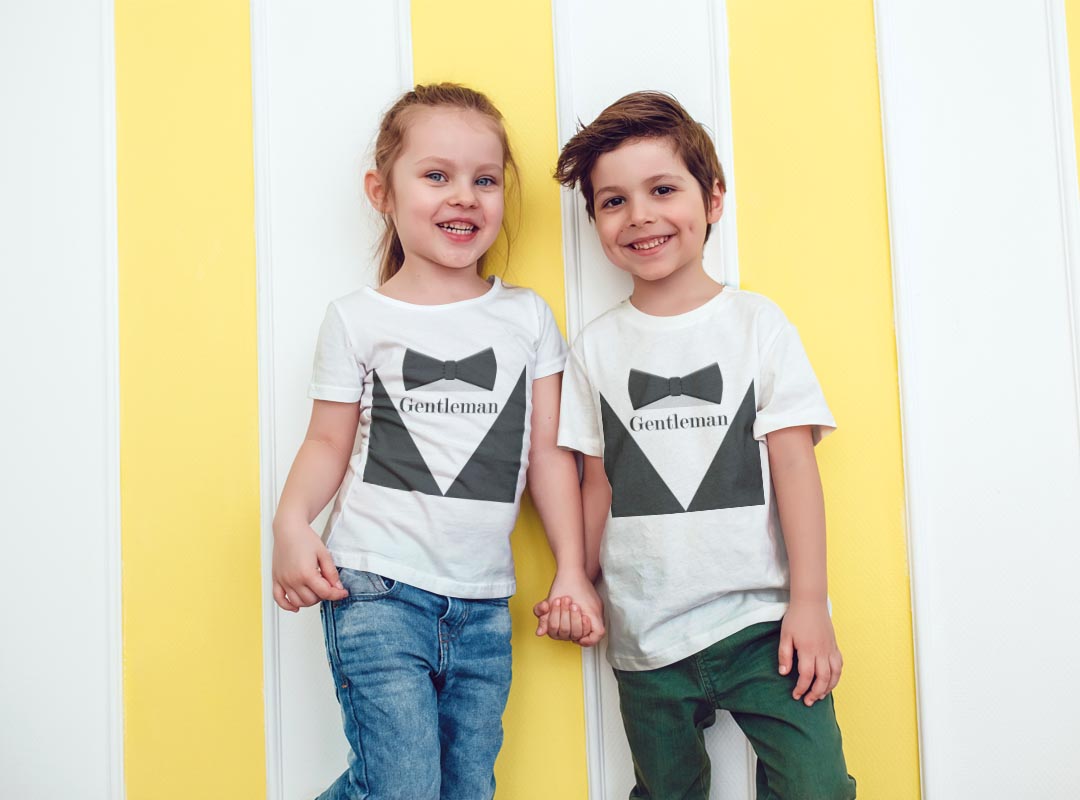 tシャツ キッズ 半袖 白地 デザイン 160 サイズ Tシャツ ティーシャツ T shirt 010522 蝶ネクタイ　おしゃれ　英語