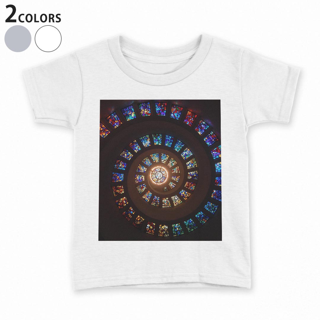 tシャツ キッズ 半袖 白地 灰色 ホワイト グレー デザイン 90 100 110 120 130 140 150 Tシャツ ティーシャツ T shirt上記で使用したデザインTシャツはこちら▼キッズ用Tシャツ　グレー・ホワイト全デザインはこちらから▼ ▼キッズ用Tシャツ　ブラック全デザインはこちらから▼商品特徴・15000デザインから選べる！デザインTシャツ！ ・洗濯も赤ちゃんにも安心なウェアプリント 　UltraChrome DGインクは洗濯に対しても色落ちが少なく、高い堅牢度が実証されています。 ・着心地や素材感にこだわった、上質なTシャツ。 ・1枚でも様になる万能型Tシャツ。 ・「よれない」「透けない」「長持ちする」という三大要素をすべて兼ね備えたTシャツです。 素材 ホワイト：綿　100％ グレー：綿　90％　ポリエステル10％ 注意事項画像はサンプルですので、Tシャツの大きさが若干異なる場合があります。ご覧の環境によっては多少色味に違いを感じる場合がございます。 イメージと違った、モニターと色味が異なるという理由での交換や返金はご対応出来かねます。 写真のカラーは可能な限り実際の商品に色味を近づけていますが、WEBの性質上ご使用のパソコンの設定や環境でカラーが若干異なります。 ご注文後に1点1点制作する受注生産品のため、不良品以外のご返品や交換は固くお断り致します。 機種の選択間違いも保証対象外となりますため、ご注文の際は必ず機種をご確認下さい。発送について完全受注生産のハンドメイド商品となりますので、既製品と比べて発送までお時間を頂いています。 基本的に決済確認後、最大で10営業日での発送となります。繁忙期や休業日明けの場合はさらに時間がかかる場合があります。 その際には別途メールにてご連絡致します。メール便の場合、発送日から到着までに2〜4日ほどかかる場合が多く、紛失などの保障もご対応できかねます。あらかじめご了承下さい。