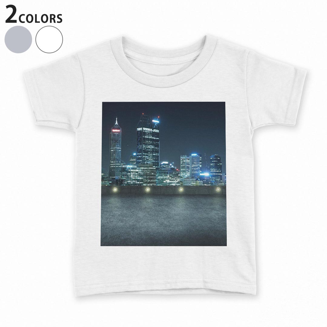 tシャツ キッズ 半袖 白地 灰色 ホワイト グレー デザイン 90 100 110 120 130 140 150 Tシャツ ティーシャツ T shirt上記で使用したデザインTシャツはこちら▼キッズ用Tシャツ　グレー・ホワイト全デザインはこちらから▼ ▼キッズ用Tシャツ　ブラック全デザインはこちらから▼商品特徴・15000デザインから選べる！デザインTシャツ！ ・洗濯も赤ちゃんにも安心なウェアプリント 　UltraChrome DGインクは洗濯に対しても色落ちが少なく、高い堅牢度が実証されています。 ・着心地や素材感にこだわった、上質なTシャツ。 ・1枚でも様になる万能型Tシャツ。 ・「よれない」「透けない」「長持ちする」という三大要素をすべて兼ね備えたTシャツです。 素材 ホワイト：綿　100％ グレー：綿　90％　ポリエステル10％ 注意事項画像はサンプルですので、Tシャツの大きさが若干異なる場合があります。ご覧の環境によっては多少色味に違いを感じる場合がございます。 イメージと違った、モニターと色味が異なるという理由での交換や返金はご対応出来かねます。 写真のカラーは可能な限り実際の商品に色味を近づけていますが、WEBの性質上ご使用のパソコンの設定や環境でカラーが若干異なります。 ご注文後に1点1点制作する受注生産品のため、不良品以外のご返品や交換は固くお断り致します。 選択間違いも保証対象外となりますため、ご注文の際は必ずサイズやカラーをご確認下さい。洗濯の際は、商品の色あせを避けるため手洗いをおすすめします。 つけ置き洗いは避けてください。 タンブラー乾燥はお控えください。発送について完全受注生産のハンドメイド商品となりますので、既製品と比べて発送までお時間を頂いています。 基本的に決済確認後、最大で10営業日での発送となります。繁忙期や休業日明けの場合はさらに時間がかかる場合があります。 その際には別途メールにてご連絡致します。メール便の場合、発送日から到着までに2〜4日ほどかかる場合が多く、紛失などの保障もご対応できかねます。あらかじめご了承下さい。