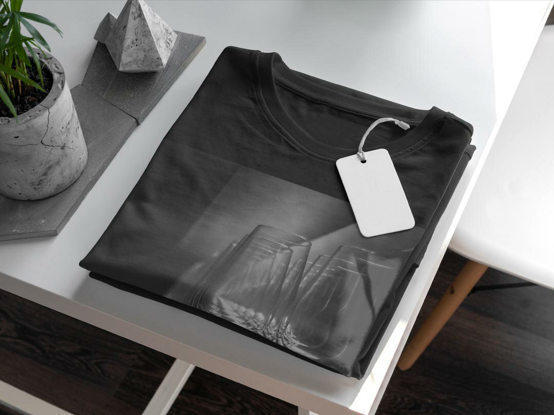 tシャツ メンズ 半袖 ブラック デザイン XS S M L XL 2XL Tシャツ ティーシャツ T shirt　黒 023974 グラス　モノクロ　写真