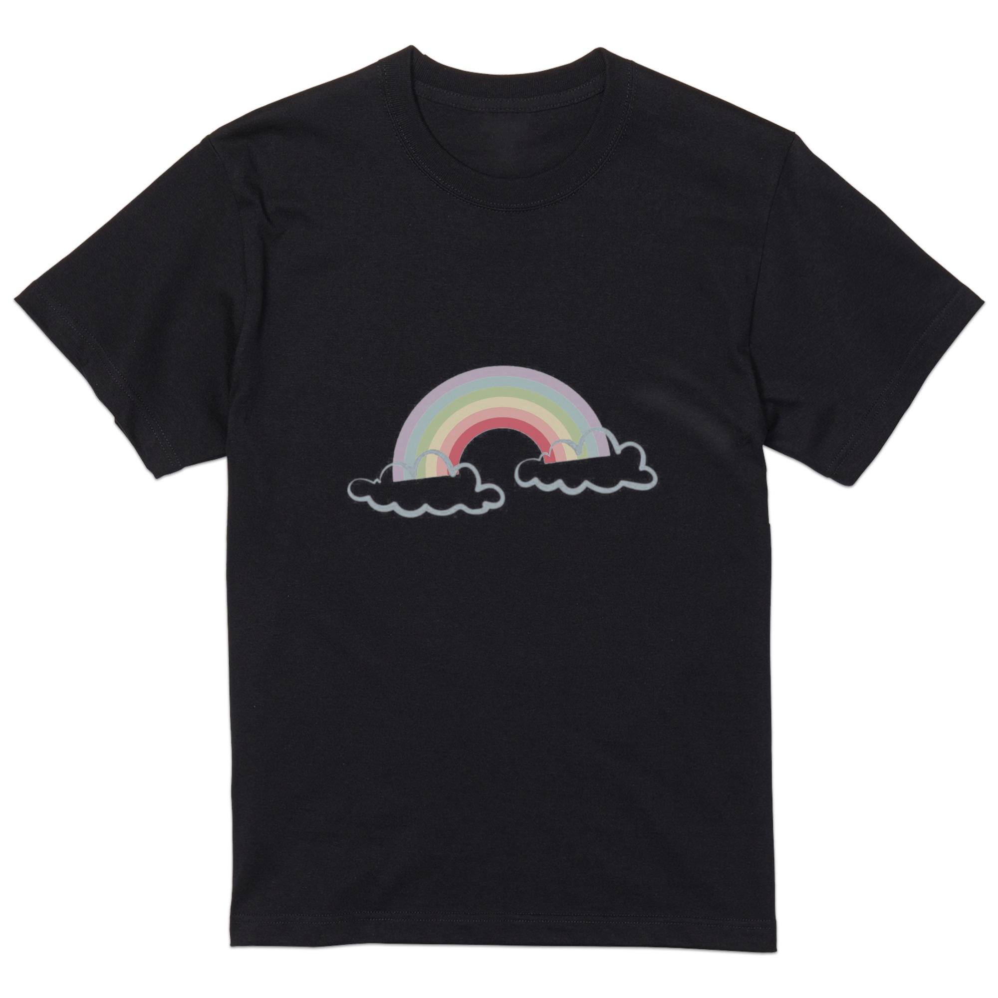 tシャツ メンズ 半袖 ブラック デザイン XS S M L XL 2XL Tシャツ ティーシャツ T shirt　黒 上記で使用したデザインTシャツはこちら▼男性用半袖Tシャツ　ブラック全デザインはこちらから▼▼男性用半袖Tシャツ　ホワイト・グレー全デザインはこちらから▼商品特徴・16000デザインから選べる！デザインTシャツ！ ・洗濯も赤ちゃんにも安心なウェアプリント 　UltraChrome DGインクは洗濯に対しても色落ちが少なく、高い堅牢度が実証されています。 ・伸縮性に優れた素材、品質とタフネス性に優れたTシャツ。 素材 綿 100％ クルーネックタイプ 注意事項画像はサンプルですので、Tシャツの大きさが若干異なる場合があります。ご覧の環境によっては多少色味に違いを感じる場合がございます。 イメージと違った、モニターと色味が異なるという理由での交換や返金はご対応出来かねます。 写真のカラーは可能な限り実際の商品に色味を近づけていますが、WEBの性質上ご使用のパソコンの設定や環境でカラーが若干異なります。 ご注文後に1点1点制作する受注生産品のため、不良品以外のご返品や交換は固くお断り致します。 機種の選択間違いも保証対象外となりますため、ご注文の際は必ず機種をご確認下さい。発送について完全受注生産のハンドメイド商品となりますので、既製品と比べて発送までお時間を頂いています。 基本的に決済確認後、最大で10営業日での発送となります。繁忙期や休業日明けの場合はさらに時間がかかる場合があります。 その際には別途メールにてご連絡致します。メール便の場合、発送日から到着までに2〜4日ほどかかる場合が多く、紛失などの保障もご対応できかねます。あらかじめご了承下さい。