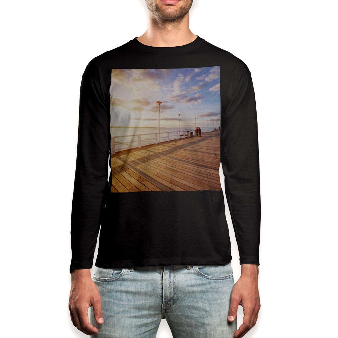 ロング tシャツ メンズ 長袖 ブラック デザイン XS S M L XL 2XL ロンT ティーシャツ 黒 black T shirt long sleeve▼男性用ロングTシャツ ブラック全デザインはこちらから▼▼男性用ロングTシャツ ホワイト・グレー全デザインはこちらから▼商品特徴・16000デザインから選べる！デザインTシャツ！ ・洗濯も赤ちゃんにも安心なウェアプリント 　UltraChrome DGインクは洗濯に対しても色落ちが少なく、高い堅牢度が実証されています。 ・伸縮性に優れた素材、品質とタフネス性に優れたTシャツ。 素材 素材構成：綿　100％ メイン素材：コットン　クルーネックタイプ 注意事項画像はサンプルですので、Tシャツの大きさが若干異なる場合があります。ご覧の環境によっては多少色味に違いを感じる場合がございます。 イメージと違った、モニターと色味が異なるという理由での交換や返金はご対応出来かねます。 写真のカラーは可能な限り実際の商品に色味を近づけていますが、WEBの性質上ご使用のパソコンの設定や環境でカラーが若干異なります。 ご注文後に1点1点制作する受注生産品のため、不良品以外のご返品や交換は固くお断り致します。 機種の選択間違いも保証対象外となりますため、ご注文の際は必ず機種をご確認下さい。発送について完全受注生産のハンドメイド商品となりますので、既製品と比べて発送までお時間を頂いています。 基本的に決済確認後、最大で10営業日での発送となります。繁忙期や休業日明けの場合はさらに時間がかかる場合があります。 その際には別途メールにてご連絡致します。メール便の場合、発送日から到着までに2〜4日ほどかかる場合が多く、紛失などの保障もご対応できかねます。あらかじめご了承下さい。