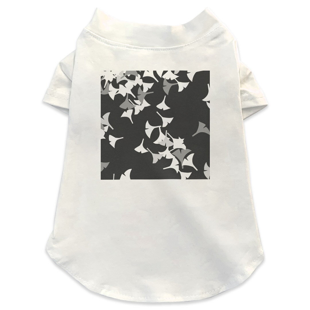 犬専用Tシャツ 選べる5size 小型犬 袖あり 半袖 ホワイト デザイン T shirt XS S M L XL ペットウェア ペット服 カジュアル おしゃれ コットン 綿商品特徴・袖ありペット用Tシャツ！・さらりとした触り心地のTシャツ ・洗濯も赤ちゃんにも安心なウェアプリントUltraChrome DGインクは洗濯に対しても色落ちが少なく、高い堅牢度が実証されています。 素材 綿 98% ポリエステル 2％ 注意事項※実際にわんちゃんを測った上でご購入ください。※測る際はきつく締めすぎず余裕をもって測ってください。※2cm〜3cm誤差がある場合があります。画像はサンプルですので、Tシャツの大きさが若干異なる場合があります。ご覧の環境によっては多少色味に違いを感じる場合がございます。 イメージと違った、モニターと色味が異なるという理由での交換や返金はご対応出来かねます。 写真のカラーは可能な限り実際の商品に色味を近づけていますが、WEBの性質上ご使用のパソコンの設定や環境でカラーが若干異なります。 ご注文後に1点1点制作する受注生産品のため、不良品以外のご返品や交換は固くお断り致します。 選択間違いも保証対象外となりますため、ご注文の際は必ずサイズやカラーをご確認下さい。洗濯の際は、商品の色あせを避けるため手洗いをおすすめします。 つけ置き洗いは避けてください。 タンブラー乾燥はお控えください。発送について完全受注生産のハンドメイド商品となりますので、既製品と比べて発送までお時間を頂いています。 基本的に決済確認後、最大で10営業日での発送となります。繁忙期や休業日明けの場合はさらに時間がかかる場合があります。 その際には別途メールにてご連絡致します。メール便の場合、発送日から到着までに2〜4日ほどかかる場合が多く、紛失などの保障もご対応できかねます。あらかじめご了承下さい。