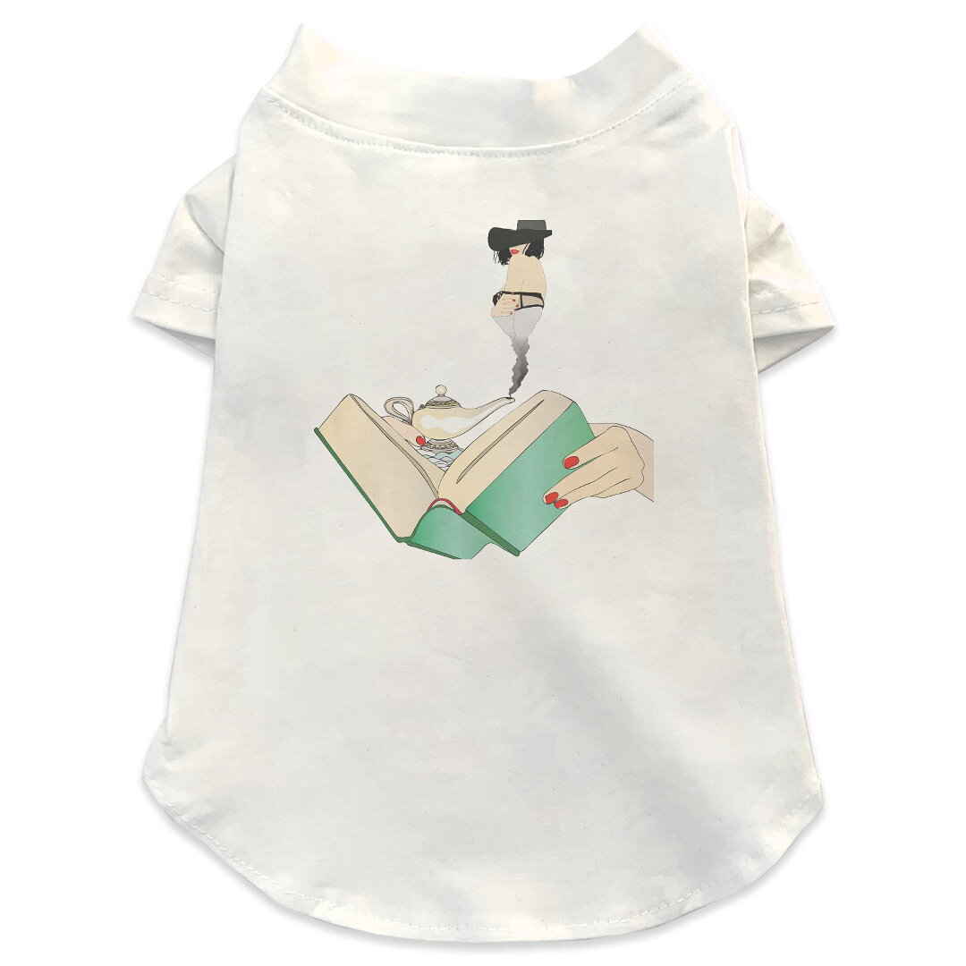 犬専用Tシャツ 選べる5size 小型犬 袖あり 半袖 ホワイト デザイン T shirt XS S M L XL ペットウェア ペット服 カジュアル おしゃれ コットン 綿商品特徴・袖ありペット用Tシャツ！・さらりとした触り心地のTシャツ ・洗濯も赤ちゃんにも安心なウェアプリントUltraChrome DGインクは洗濯に対しても色落ちが少なく、高い堅牢度が実証されています。 素材 綿 98% ポリエステル 2％ 注意事項※実際にわんちゃんを測った上でご購入ください。※測る際はきつく締めすぎず余裕をもって測ってください。※2cm〜3cm誤差がある場合があります。画像はサンプルですので、Tシャツの大きさが若干異なる場合があります。ご覧の環境によっては多少色味に違いを感じる場合がございます。 イメージと違った、モニターと色味が異なるという理由での交換や返金はご対応出来かねます。 写真のカラーは可能な限り実際の商品に色味を近づけていますが、WEBの性質上ご使用のパソコンの設定や環境でカラーが若干異なります。 ご注文後に1点1点制作する受注生産品のため、不良品以外のご返品や交換は固くお断り致します。 選択間違いも保証対象外となりますため、ご注文の際は必ずサイズやカラーをご確認下さい。洗濯の際は、商品の色あせを避けるため手洗いをおすすめします。 つけ置き洗いは避けてください。 タンブラー乾燥はお控えください。発送について完全受注生産のハンドメイド商品となりますので、既製品と比べて発送までお時間を頂いています。 基本的に決済確認後、最大で10営業日での発送となります。繁忙期や休業日明けの場合はさらに時間がかかる場合があります。 その際には別途メールにてご連絡致します。メール便の場合、発送日から到着までに2〜4日ほどかかる場合が多く、紛失などの保障もご対応できかねます。あらかじめご了承下さい。