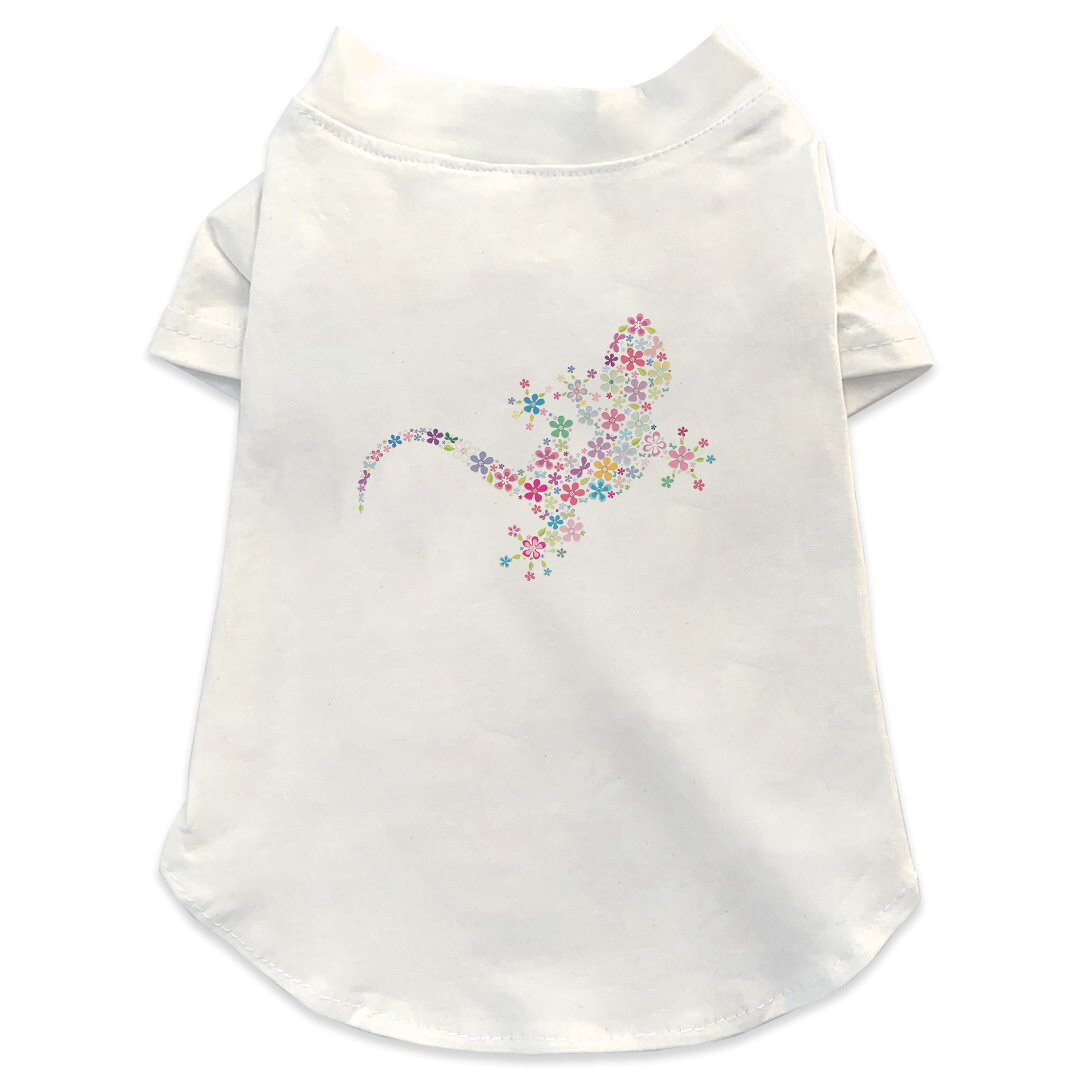 犬専用Tシャツ 選べる5size 小型犬 袖あり 半袖 ホワイト デザイン T shirt XS S M L XL ペットウェア ペット服 カジュアル おしゃれ コットン 綿商品特徴・袖ありペット用Tシャツ！・さらりとした触り心地のTシャツ ・洗濯も赤ちゃんにも安心なウェアプリントUltraChrome DGインクは洗濯に対しても色落ちが少なく、高い堅牢度が実証されています。 素材 綿 98% ポリエステル 2％ 注意事項※実際にわんちゃんを測った上でご購入ください。※測る際はきつく締めすぎず余裕をもって測ってください。※2cm〜3cm誤差がある場合があります。画像はサンプルですので、Tシャツの大きさが若干異なる場合があります。ご覧の環境によっては多少色味に違いを感じる場合がございます。 イメージと違った、モニターと色味が異なるという理由での交換や返金はご対応出来かねます。 写真のカラーは可能な限り実際の商品に色味を近づけていますが、WEBの性質上ご使用のパソコンの設定や環境でカラーが若干異なります。 ご注文後に1点1点制作する受注生産品のため、不良品以外のご返品や交換は固くお断り致します。 選択間違いも保証対象外となりますため、ご注文の際は必ずサイズやカラーをご確認下さい。洗濯の際は、商品の色あせを避けるため手洗いをおすすめします。 つけ置き洗いは避けてください。 タンブラー乾燥はお控えください。発送について完全受注生産のハンドメイド商品となりますので、既製品と比べて発送までお時間を頂いています。 基本的に決済確認後、最大で10営業日での発送となります。繁忙期や休業日明けの場合はさらに時間がかかる場合があります。 その際には別途メールにてご連絡致します。メール便の場合、発送日から到着までに2〜4日ほどかかる場合が多く、紛失などの保障もご対応できかねます。あらかじめご了承下さい。