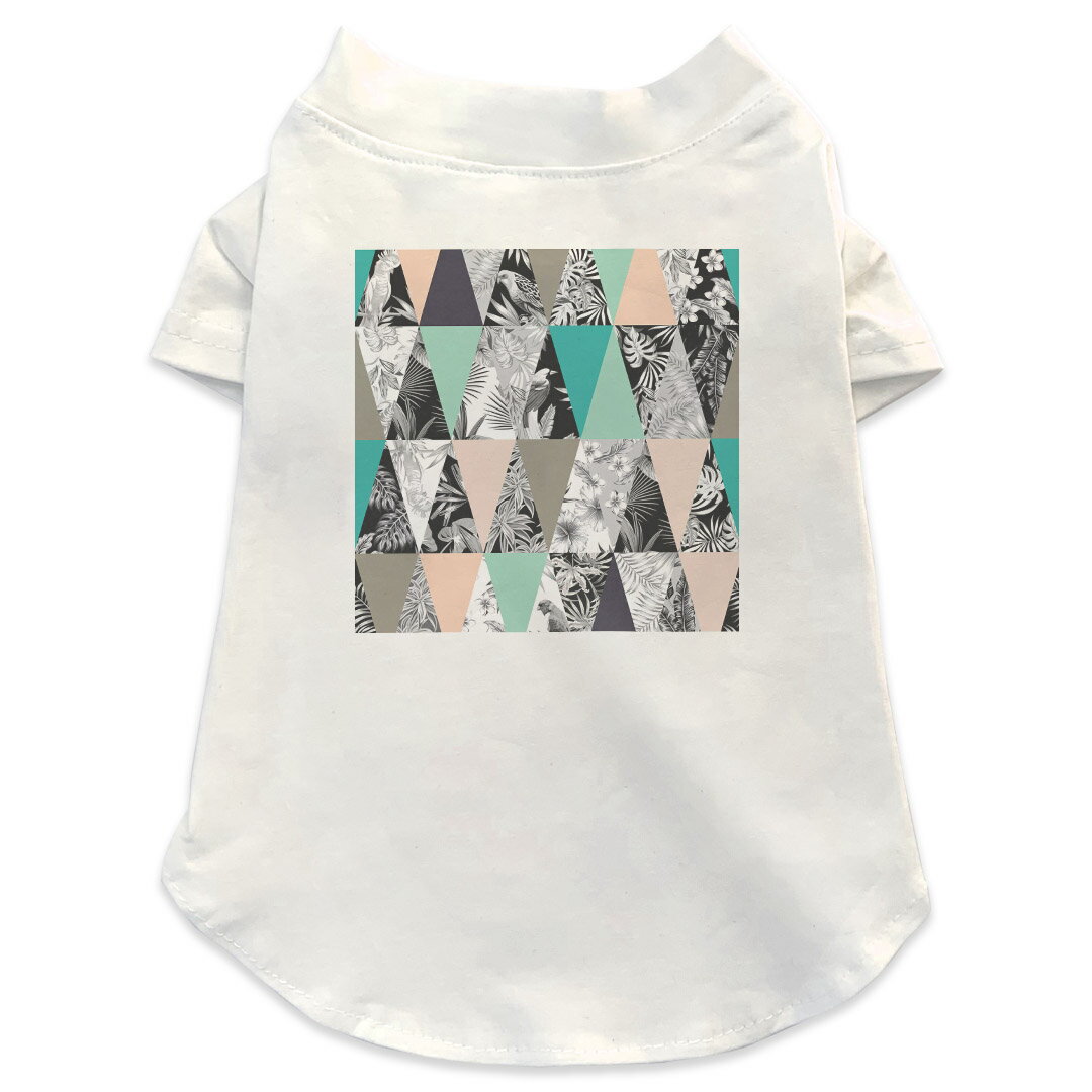 犬専用Tシャツ 選べる5size 小型犬 袖あり 半袖 ホワイト デザイン T shirt XS S M L XL ペットウェア ペット服 カジュアル おしゃれ コットン 綿商品特徴・袖ありペット用Tシャツ！・さらりとした触り心地のTシャツ ・洗濯も赤ちゃんにも安心なウェアプリントUltraChrome DGインクは洗濯に対しても色落ちが少なく、高い堅牢度が実証されています。 素材 綿 98% ポリエステル 2％ 注意事項※実際にわんちゃんを測った上でご購入ください。※測る際はきつく締めすぎず余裕をもって測ってください。※2cm〜3cm誤差がある場合があります。画像はサンプルですので、Tシャツの大きさが若干異なる場合があります。ご覧の環境によっては多少色味に違いを感じる場合がございます。 イメージと違った、モニターと色味が異なるという理由での交換や返金はご対応出来かねます。 写真のカラーは可能な限り実際の商品に色味を近づけていますが、WEBの性質上ご使用のパソコンの設定や環境でカラーが若干異なります。 ご注文後に1点1点制作する受注生産品のため、不良品以外のご返品や交換は固くお断り致します。 選択間違いも保証対象外となりますため、ご注文の際は必ずサイズやカラーをご確認下さい。洗濯の際は、商品の色あせを避けるため手洗いをおすすめします。 つけ置き洗いは避けてください。 タンブラー乾燥はお控えください。発送について完全受注生産のハンドメイド商品となりますので、既製品と比べて発送までお時間を頂いています。 基本的に決済確認後、最大で10営業日での発送となります。繁忙期や休業日明けの場合はさらに時間がかかる場合があります。 その際には別途メールにてご連絡致します。メール便の場合、発送日から到着までに2〜4日ほどかかる場合が多く、紛失などの保障もご対応できかねます。あらかじめご了承下さい。