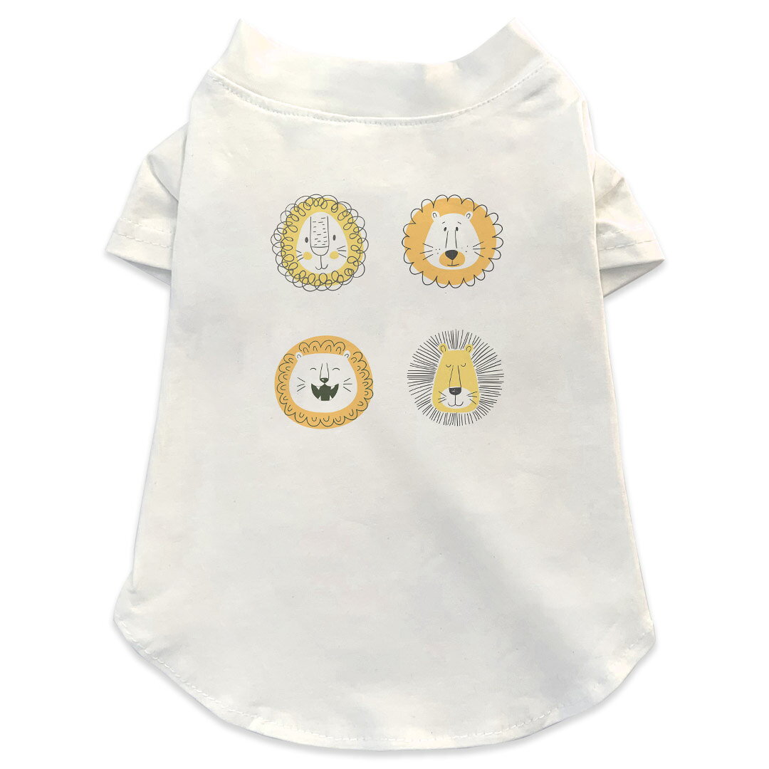 犬専用Tシャツ 選べる5size 小型犬 袖あり 半袖 ホワイト デザイン T shirt XS S M L XL ペットウェア ペット服 カジュアル おしゃれ コットン 綿商品特徴・袖ありペット用Tシャツ！・さらりとした触り心地のTシャツ ・洗濯も赤ちゃんにも安心なウェアプリントUltraChrome DGインクは洗濯に対しても色落ちが少なく、高い堅牢度が実証されています。 素材 綿 98% ポリエステル 2％ 注意事項※実際にわんちゃんを測った上でご購入ください。※測る際はきつく締めすぎず余裕をもって測ってください。※2cm〜3cm誤差がある場合があります。画像はサンプルですので、Tシャツの大きさが若干異なる場合があります。ご覧の環境によっては多少色味に違いを感じる場合がございます。 イメージと違った、モニターと色味が異なるという理由での交換や返金はご対応出来かねます。 写真のカラーは可能な限り実際の商品に色味を近づけていますが、WEBの性質上ご使用のパソコンの設定や環境でカラーが若干異なります。 ご注文後に1点1点制作する受注生産品のため、不良品以外のご返品や交換は固くお断り致します。 選択間違いも保証対象外となりますため、ご注文の際は必ずサイズやカラーをご確認下さい。洗濯の際は、商品の色あせを避けるため手洗いをおすすめします。 つけ置き洗いは避けてください。 タンブラー乾燥はお控えください。発送について完全受注生産のハンドメイド商品となりますので、既製品と比べて発送までお時間を頂いています。 基本的に決済確認後、最大で10営業日での発送となります。繁忙期や休業日明けの場合はさらに時間がかかる場合があります。 その際には別途メールにてご連絡致します。メール便の場合、発送日から到着までに2〜4日ほどかかる場合が多く、紛失などの保障もご対応できかねます。あらかじめご了承下さい。
