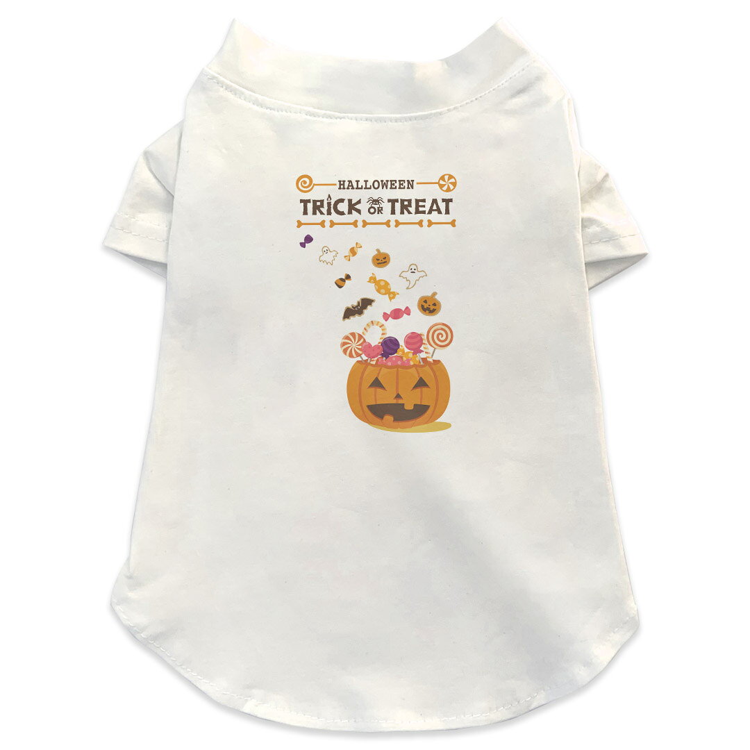 犬専用Tシャツ 選べる5size 小型犬 袖あり 半袖 ホワイト デザイン T shirt XS S M L XL ペットウェア ペット服 カジュアル おしゃれ コットン 綿商品特徴・袖ありペット用Tシャツ！・さらりとした触り心地のTシャツ ・洗濯も赤ちゃんにも安心なウェアプリントUltraChrome DGインクは洗濯に対しても色落ちが少なく、高い堅牢度が実証されています。 素材 綿 98% ポリエステル 2％ 注意事項※実際にわんちゃんを測った上でご購入ください。※測る際はきつく締めすぎず余裕をもって測ってください。※2cm〜3cm誤差がある場合があります。画像はサンプルですので、Tシャツの大きさが若干異なる場合があります。ご覧の環境によっては多少色味に違いを感じる場合がございます。 イメージと違った、モニターと色味が異なるという理由での交換や返金はご対応出来かねます。 写真のカラーは可能な限り実際の商品に色味を近づけていますが、WEBの性質上ご使用のパソコンの設定や環境でカラーが若干異なります。 ご注文後に1点1点制作する受注生産品のため、不良品以外のご返品や交換は固くお断り致します。 選択間違いも保証対象外となりますため、ご注文の際は必ずサイズやカラーをご確認下さい。洗濯の際は、商品の色あせを避けるため手洗いをおすすめします。 つけ置き洗いは避けてください。 タンブラー乾燥はお控えください。発送について完全受注生産のハンドメイド商品となりますので、既製品と比べて発送までお時間を頂いています。 基本的に決済確認後、最大で10営業日での発送となります。繁忙期や休業日明けの場合はさらに時間がかかる場合があります。 その際には別途メールにてご連絡致します。メール便の場合、発送日から到着までに2〜4日ほどかかる場合が多く、紛失などの保障もご対応できかねます。あらかじめご了承下さい。