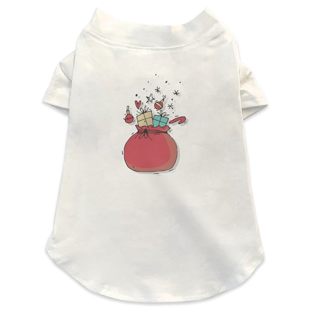 犬専用Tシャツ 選べる5size 小型犬 袖あり 半袖 ホワイト デザイン T shirt XS S M L XL ペットウェア ペット服 カジュアル おしゃれ コットン 綿商品特徴・袖ありペット用Tシャツ！・さらりとした触り心地のTシャツ ・洗濯も赤ちゃんにも安心なウェアプリントUltraChrome DGインクは洗濯に対しても色落ちが少なく、高い堅牢度が実証されています。 素材 綿 98% ポリエステル 2％ 注意事項※実際にわんちゃんを測った上でご購入ください。※測る際はきつく締めすぎず余裕をもって測ってください。※2cm〜3cm誤差がある場合があります。画像はサンプルですので、Tシャツの大きさが若干異なる場合があります。ご覧の環境によっては多少色味に違いを感じる場合がございます。 イメージと違った、モニターと色味が異なるという理由での交換や返金はご対応出来かねます。 写真のカラーは可能な限り実際の商品に色味を近づけていますが、WEBの性質上ご使用のパソコンの設定や環境でカラーが若干異なります。 ご注文後に1点1点制作する受注生産品のため、不良品以外のご返品や交換は固くお断り致します。 選択間違いも保証対象外となりますため、ご注文の際は必ずサイズやカラーをご確認下さい。洗濯の際は、商品の色あせを避けるため手洗いをおすすめします。 つけ置き洗いは避けてください。 タンブラー乾燥はお控えください。発送について完全受注生産のハンドメイド商品となりますので、既製品と比べて発送までお時間を頂いています。 基本的に決済確認後、最大で10営業日での発送となります。繁忙期や休業日明けの場合はさらに時間がかかる場合があります。 その際には別途メールにてご連絡致します。メール便の場合、発送日から到着までに2〜4日ほどかかる場合が多く、紛失などの保障もご対応できかねます。あらかじめご了承下さい。