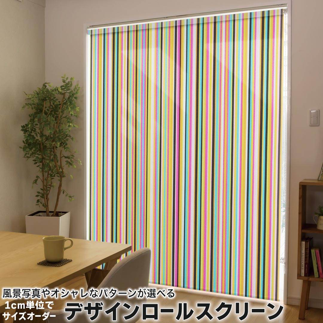 商品特徴・1cm単位でサイズオーダー可能なロールスクリーン・美しい写真やイラスト、パターンからデザインが選べる・操作方法や取付位置が選べるので様々な場面に対応注意事項【色味について】商品画像はサンプルですので、ご覧の環境によっては多少色味に違いを感じる場合がございます。 イメージと違った、モニターと色味が異なるという理由での交換や返金はご対応出来かねます。【デザインについて】ご注文サイズの縦横比によってデザインの表示範囲が異なります。当店で調整したレイアウトが商品イメージと大きく変わらない場合は迅速に商品を製作・発送いたします。イメージの齟齬が予想される場合は事前に完成イメージをお送りしますのでご安心ください。ご不安に思われる場合はメールにてお問い合わせください。【印刷範囲・透過性について】印刷は室内側の表面のみとなります。両面印刷は対応していません。生地の色（裏側の面）は白色で、光が当たると表面のデザインが薄く透過します。寝室など、遮光性をお求めの場所にはおすすめしていません。【匂いについて】ご注文頂いてから印刷するため、インクの匂いが残っている場合があります。風通しの良い場所に2〜3日設置して頂くと匂いは消えますのでご安心ください。匂いの感じ方には個人差があるため、返品等はご対応できかねます。【設置場所について】石膏ボードなど下地の無い（弱い）場所へは強度不足によりお取り付けができない可能性があります。また、浴室など水に濡れる場所ではご使用になれません。配送について・完全受注生産のオーダーメイド商品のため、ご注文から発送まで最低8営業日ほど頂戴しております。大型連休の前後など、ご注文が重なる時期はさらにお時間を頂く場合がございます。また、デザインのレイアウトなどのご相談を挟んだ場合、デザインの確定から8営業日以上となります。・配送業者や配送日時のご指定はご対応できかねます。返品・交換について・ご注文頂いてから生地の断裁、デザインの印刷をするオーダーメイド商品のため、原則としてご注文後の返品はお受けしておりません。・色味やデザインのイメージ違い、インクの匂い、サイズの入力間違い、輸送中の折りジワ、その他お客様都合によるご返品やご返金はご対応できかねます。・当店の手違いにより間違った商品をお届けしてしまった場合や、届いた商品に不良品や部品の欠品があった場合はご対応させていただきます。その場合、必ず商品到着から1週間以内にご連絡の上、当店からの案内に沿ってご返送ください。ご連絡なく商品を返送された場合、受け取れずお客様のもとへ送り返される可能性がございます。※通常のご購入ボタンは使用しないでください。ここより上部の専用入力フォームからご注文ください。