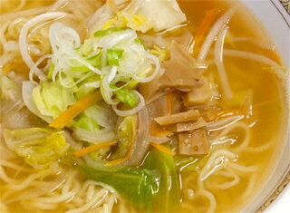 こちらの商品はクーポン対象商品です！ 【支那そば】（麺 + 自家製手造りスープ） 素材を吟味、きちんと熟成させ、コシのある麺に仕上げました。 自家製手造りスープ付きのこの冷やし中華麺は、明治八年の創業時以来引き継がれてきました、かのまたやの麺作りへのこだわりを感じとって頂ける仕上がりとなっており、『伝授の味』と言うに相応しい逸品です。 内容量 麺重量　120g 消費期限 （製造年月日はパッケージをご確認ください） 保存方法 要冷蔵（5〜10℃以下 原材料 小麦粉・かんすい・酒類・ソルビット・卵白・塩・くちなし色素 スープ（食塩・アミノ酸・香辛料・ブドウ糖・砂糖・サラダ油・魚介エキス・保存料・カラメル色素） ※原材料の一部に大豆、小麦、魚介類を含む 商品説明 （お召し上がり方） 1.麺を沸騰した湯に入れ、2〜3分位ゆでてください。 2.どんぶりに塩スープを入れ、お湯約400ccをいれ、茹で上がった麺を入れ、メンマ・チャーシュー・ネギ・ナルトをのせてお召し上がり下さい。 野菜炒めをのせても美味しくお召し上がりいただけます。