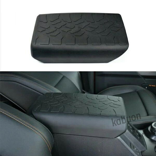 商品詳細 カラー：ブラック 素材：TPE 重さ：0.6kg サイズ：43x22x11cm 原産国：中国 【適合車種】 フォード ブロンコに適合 【注意事項】 【注意事項(1)：ご注文前にご確認ください】 ・商品は海外から発送されるため、パッケージや外観に傷やへこみがある場合がございます。ご不明な場合はご購入をお控えください。 【注意事項(2)：発送商品について】 発送商品は「スタイル選択」で選択されたスタイルとなります。よくご確認ください。 【管理番号】：20075425 注意事項 商品は、海外からの輸入品です。 商品は基本的に、ノークレーム、ノーリターンにてお願い致します。 商品到着後、欠陥があった場合のみ、交換等の対応をさせて頂きます。 商品の性質上、細心の注意を払っておりますが、輸送、梱包時にまれに小傷が出来る場合が御座いますが、 輸入品の為、その点をご了承下さい。 日本製品のような完璧さを求める方や神経質な方は入札をご遠慮下さい。 PCや、撮影環境等により、実際の色と異なる場合が御座いますのでご了承下さい。 取り付けは基本的個人責任です。 ☆沖縄へは別途追加送料2000円です。 【返品、交換】 ☆商品不良の場合（当社都合）返品受付可能です。 （1.必ず事前に取引メッセージまで、返品の旨のご連絡をお願いします。返品理由等もお書き添えください。 2.弊店より返品についてのご連絡をさせて頂きます。その後、弊店まで商品着払いにてご返送ください。）　 お客様ご都合による返品商品到着後5営業日以内の返品のみ受付可能商品詳細 カラー：ブラック 素材：TPE 重さ：0.6kg サイズ：43x22x11cm 原産国：中国 【適合車種】 フォード ブロンコに適合 【注意事項】 【注意事項(1)：ご注文前にご確認ください】 ・商品は海外から発送されるため、パッケージや外観に傷やへこみがある場合がございます。ご不明な場合はご購入をお控えください。 【注意事項(2)：発送商品について】 発送商品は「スタイル選択」で選択されたスタイルとなります。よくご確認ください。 【管理番号】：20075425 注意事項 商品は、海外からの輸入品です。 商品は基本的に、ノークレーム、ノーリターンにてお願い致します。 商品到着後、欠陥があった場合のみ、交換等の対応をさせて頂きます。 商品の性質上、細心の注意を払っておりますが、輸送、梱包時にまれに小傷が出来る場合が御座いますが、 輸入品の為、その点をご了承下さい。 日本製品のような完璧さを求める方や神経質な方は入札をご遠慮下さい。 PCや、撮影環境等により、実際の色と異なる場合が御座いますのでご了承下さい。 取り付けは基本的個人責任です。 ☆沖縄へは別途追加送料2000円です。 【返品、交換】 ☆商品不良の場合（当社都合）返品受付可能です。 （1.必ず事前に取引メッセージまで、返品の旨のご連絡をお願いします。返品理由等もお書き添えください。 2.弊店より返品についてのご連絡をさせて頂きます。その後、弊店まで商品着払いにてご返送ください。）　 お客様ご都合による返品商品到着後5営業日以内の返品のみ受付可能