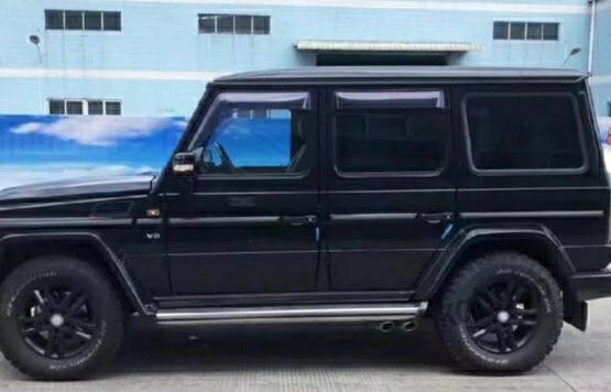 メルセデスベンツ G63（2025年モデル）純正ドアバイザー 4枚　中古品 c25114539d7a_1.jpg