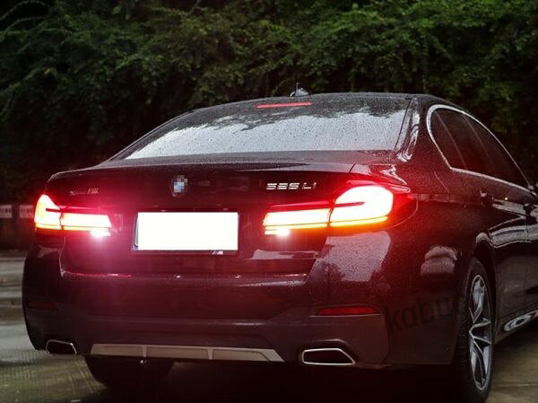 アウディ Audi A4 B8シリーズ 2008-2011 テールランプ