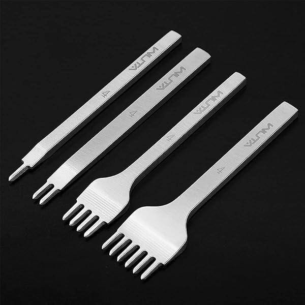 初代 レザークラフト菱目打ち アップグレードレザークラフト工具 4本 鋼製穴あけツールセット 皮革工芸DIY用 手作道具（4mm 1+2+4+6）ブランド色初代モデルHole Punch-5商品説明【商品概要】【初代 レザークラフト菱目打ち】第一世代のハンドルはわずかに研磨されており、歯の間は研磨されていませんでした。より滑らかな歯をご希望の場合は、高研磨をお勧めします。【複数のサイズ】3mm、4mm、5mm、6mmの4つの異なる穴間隔を含み、正確な歯間隔で、1穴から6穴まで、簡単にあなたの使用ニーズを満たすことができます。【高品質の原材料】高強度、高靭性の白鋼で作られ、長持ちし、錆びにくい、耐久性のある革工芸工具です。【使いやすい】ハンドルは握りやすいようにマイクロ研磨され、穴の頭は鋭く、素早くきれいな菱形の穴を開けることができます。【幅広い用途】レザークラフトに使用でき、初心者でもプロの職人でも、菱目パンチは最適な選択です。【商品説明】レザーダイスチールチゼルオリジナルデザイン！ 私たちは世界中のレザークラフトの人々に高品質のツールを提供することを約束しました。 材質：DC53冷間加工ダイス鋼 プロセス：完全に磨かれた パッケージ：2xノミ ノート： 1.穴を引き抜くのに力を入れすぎないでください。 保護のために革などの柔らかい素材を使用するようにしてください。 2.耐用年数を延ばすために、3mm以上の革を直接叩くことはお勧めしません。 3.DC53冷間加工ダイス鋼は優れた防錆性を備えています。 しかし、それはそれがまったく錆びないという意味ではありません。 長期間使用しない場合は、少量の防錆油を塗布することをお勧めします。【商品詳細】商品種別：レザークラフト用穴あけ工具商品名：初代 レザークラフト菱目打ち アップグレードレザークラフト工具 4本 鋼製穴あけツールセット 皮革工芸DIY用 手作道具（4mm 1+2+4+6）製造元： Leather商品番号：Hole Punch-5商品内容：4mm 1+2+4+6色：初代【当店からの連絡】初代 レザークラフト菱目打ち アップグレードレザークラフト工具 4本 鋼製穴あけツールセット 皮革工芸DIY用 手作道具（4mm 1+2+4+6）ブランド色初代モデルHole Punch-5商品説明【商品概要】【初代 レザークラフト菱目打ち】第一世代のハンドルはわずかに研磨されており、歯の間は研磨されていませんでした。より滑らかな歯をご希望の場合は、高研磨をお勧めします。【複数のサイズ】3mm、4mm、5mm、6mmの4つの異なる穴間隔を含み、正確な歯間隔で、1穴から6穴まで、簡単にあなたの使用ニーズを満たすことができます。【高品質の原材料】高強度、高靭性の白鋼で作られ、長持ちし、錆びにくい、耐久性のある革工芸工具です。【使いやすい】ハンドルは握りやすいようにマイクロ研磨され、穴の頭は鋭く、素早くきれいな菱形の穴を開けることができます。【幅広い用途】レザークラフトに使用でき、初心者でもプロの職人でも、菱目パンチは最適な選択です。【商品説明】レザーダイスチールチゼルオリジナルデザイン！ 私たちは世界中のレザークラフトの人々に高品質のツールを提供することを約束しました。 材質：DC53冷間加工ダイス鋼 プロセス：完全に磨かれた パッケージ：2xノミ ノート： 1.穴を引き抜くのに力を入れすぎないでください。 保護のために革などの柔らかい素材を使用するようにしてください。 2.耐用年数を延ばすために、3mm以上の革を直接叩くことはお勧めしません。 3.DC53冷間加工ダイス鋼は優れた防錆性を備えています。 しかし、それはそれがまったく錆びないという意味ではありません。 長期間使用しない場合は、少量の防錆油を塗布することをお勧めします。【商品詳細】商品種別：レザークラフト用穴あけ工具商品名：初代 レザークラフト菱目打ち アップグレードレザークラフト工具 4本 鋼製穴あけツールセット 皮革工芸DIY用 手作道具（4mm 1+2+4+6）製造元： Leather商品番号：Hole Punch-5商品内容：4mm 1+2+4+6色：初代【当店からの連絡】