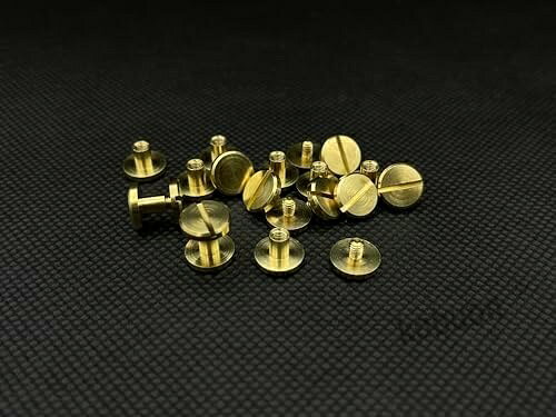 寸法は10×4×5mmで、真鍮製の素材を使用しています。パッケージには真鍮製のチーズネジが10ペア含まれています。簡単に取り付けと取り外しができ、プラスドライバーで簡単に取り外せます。単純なDIYやコンポーネントの取り扱いが非常に簡単です。革工芸や製本などのDIYに広く使用でき、ジーンズやベルト、フォトアルバム、クラッチなど、さまざまな装飾に適しています。スレッド材質は高品質のステンレス鋼で、防錆性があり、耐食性と装飾的な効果を向上させます。ベルトの端を固定するために使用される革やスクラップブッキングに最適で、さまざまな場面で活用できます。ハンドバッグの包装や装飾、書籍や写真印刷アルバムの製造にも適しています。美しく細工された手作りの作品は、DIYが好きな方にお勧めです。寸法は10×4×5mmで、真鍮製の素材を使用しています。パッケージには真鍮製のチーズネジが10ペア含まれています。簡単に取り付けと取り外しができ、プラスドライバーで簡単に取り外せます。単純なDIYやコンポーネントの取り扱いが非常に簡単です。革工芸や製本などのDIYに広く使用でき、ジーンズやベルト、フォトアルバム、クラッチなど、さまざまな装飾に適しています。スレッド材質は高品質のステンレス鋼で、防錆性があり、耐食性と装飾的な効果を向上させます。ベルトの端を固定するために使用される革やスクラップブッキングに最適で、さまざまな場面で活用できます。ハンドバッグの包装や装飾、書籍や写真印刷アルバムの製造にも適しています。美しく細工された手作りの作品は、DIYが好きな方にお勧めです。