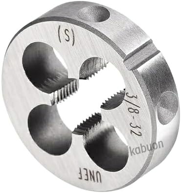 - 丸いスレッド修復ダイのサイズは、スレッドサイズが3/8-32 UNEF、外径が30mm、厚さが11mmで、チップポケットの数は4つです。- ボルト、パイプ、継手、棒、または他の円筒形オブジェクトのスレッド修復、切削、作成に広く使用されるツールです。- 男性スレッドの修復やスレッド加工に特化した円形ダイで、強力な実用性を備えています。- 9SrCi合金工具鋼製で、高いトルク、耐摩耗性、耐久性を備えています。外部スレッドを切削する際にしっかりとロックされます。- 潤滑剤を使用し、一定の圧力をかけてダイを安定して回転させることで、スレッドの修復や作成が可能です。- 丸いスレッド修復ダイのサイズは、スレッドサイズが3/8-32 UNEF、外径が30mm、厚さが11mmで、チップポケットの数は4つです。- ボルト、パイプ、継手、棒、または他の円筒形オブジェクトのスレッド修復、切削、作成に広く使用されるツールです。- 男性スレッドの修復やスレッド加工に特化した円形ダイで、強力な実用性を備えています。- 9SrCi合金工具鋼製で、高いトルク、耐摩耗性、耐久性を備えています。外部スレッドを切削する際にしっかりとロックされます。- 潤滑剤を使用し、一定の圧力をかけてダイを安定して回転させることで、スレッドの修復や作成が可能です。