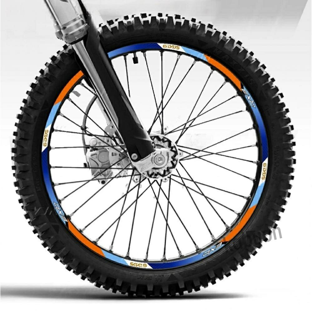商品説明 KTM EXC/EXC-Fシリーズ（250・350・450・500）のホイールリムに対応した反射ステッカーです。モトクロスやエンデューロのカスタムに使えるPVC素材のデカールです。・ブランド: V3KTOR・素材: ポリ塩化ビニール・商品重量: 0.14kg・アイテムタイプ: デカール・ステッカー 商品仕様 メーカー型番-代表カラー-メーカーV3KTORお届け目安2〜3週間でお届け発送元海外倉庫 → 国内検品後に発送 お届けまでの流れと日数ご注文をいただいてから海外倉庫で手配を開始します。お届けまでは 2〜3週間でお届け が目安です。国内に到着した商品は、1点ずつ状態を確認したうえで発送しております。天候・通関・国際輸送の事情により、目安より遅れる場合がございます。当店は製造元ではないため、輸送上の遅延についてはお約束をいたしかねますが、状況が分かり次第すみやかにご連絡いたします。お急ぎのご事情がある場合は、ご注文前に「ショップへ相談」よりお気軽にお問い合わせください。お取り付けについて海外向けに製造された製品のため、取扱説明書は同梱されておりません。お取り付けは、整備工場や専門店など作業に慣れた方へのご依頼をおすすめしております。国内の純正部品とは形状や接続部が異なることがあり、現物に合わせた調整が必要になる場合がございます。適合や車検対応の可否は、掲載中の画像と仕様欄をご確認のうえ、お客様にてご判断をお願いしております。判断に迷われる際は、事前にご相談ください。当店は輸入と販売を専門としております。恐れ入りますが、取り付け作業や加工に関するご相談はお受けしておりません。お取り付けに伴う加工費・部品代・交換費用につきましては、当店でのご負担はいたしかねます。あらかじめご了承ください。配送方法海外倉庫から届いた商品を、国内で1点ずつ確認してから発送しています。国内配送は日本郵便または佐川急便を予定しております。恐れ入りますが、配送業者のご指定は承っておりません。サイズの大きい商品は、配送会社の規定によりご自宅までお届けできない場合がございます。その際は最寄りの営業所でのお受け取りをお願いすることがございます。お届け日時のご指定は、国内発送の手配が整いましたらご案内いたします。ご返品・交換についてご注文をいただいた時点で、海外倉庫での商品確保と輸出の手続きが始まります。そのため、ご注文後のキャンセル・ご変更はお受けしておりません。ご注文前に、仕様・適合・お届け日数を十分にご確認ください。お客様のご都合によりキャンセルされる場合は、商品代金の30％を手数料として頂戴しております。その後あらためて当店をご利用いただける場合には、この手数料は申し受けません。次のご注文時に「キャンセル分あり」とお伝えください。初期不良の場合は、商品到着後7日以内にご連絡ください。交換または返金にて責任をもって対応いたします。状態の分かるお写真を添えていただけますと、手続きがスムーズです。ご購入前のご相談はいつでも承ります。お気軽に「ショップへ相談」よりお問い合わせください。ご購入前のご確認事項輸入品のため、外装や本体に細かなスレ・小傷が見られる場合がございます。実用上支障のない範囲としてお取り扱いいただけますと幸いです。仕様欄に英語表記が残っている箇所がございます。海外メーカーの記載をそのまま掲載したもので、日本国内での保証をお約束するものではございません。製品の仕様は、メーカーの都合により予告なく変更される場合がございます。通関時に検査項目が追加され、別途費用が生じる場合がございます。その際は、事前にご相談のうえで進めさせていただきます。輸入消費税が別途課税される場合がございます。お客様にご負担をお願いすることがございますので、あらかじめご了承ください。お取り付け後の車両の不具合や、ご使用に伴う事故・怪我・盗難などにつきましては、当店では責任を負いかねます。 お支払い方法 VISAMastercardJCBAMEXDiners楽天ペイ銀行振込コンビニ前払後払いApple Pay 当店の販売条件をご確認のうえ、ご購入手続きへお進みください 必須 上記の内容を確認しました ※ 購入手続きの画面で、同じ確認項目にチェックをお願いしております。 本商品は海外からのお取り寄せ品です。 お届けまで 2〜3週間でお届け を頂戴します。上記の納期・お取り付け・ご返品の各条件をご確認のうえ、 ご注文いただきますようお願い申し上げます。 並行輸入品海外お取り寄せ yutaca 楽天市場店／輸入カー＆バイクパーツ専門店　お問い合わせは楽天市場の「ショップへ相談」よりお願いいたします。商品説明 KTM EXC/EXC-Fシリーズ（250・350・450・500）のホイールリムに対応した反射ステッカーです。モトクロスやエンデューロのカスタムに使えるPVC素材のデカールです。・ブランド: V3KTOR・素材: ポリ塩化ビニール・商品重量: 0.14kg・アイテムタイプ: デカール・ステッカー 商品仕様 メーカー型番-代表カラー-メーカーV3KTORお届け目安2〜3週間でお届け発送元海外倉庫 → 国内検品後に発送 お届けまでの流れと日数ご注文をいただいてから海外倉庫で手配を開始します。お届けまでは 2〜3週間でお届け が目安です。国内に到着した商品は、1点ずつ状態を確認したうえで発送しております。天候・通関・国際輸送の事情により、目安より遅れる場合がございます。当店は製造元ではないため、輸送上の遅延についてはお約束をいたしかねますが、状況が分かり次第すみやかにご連絡いたします。お急ぎのご事情がある場合は、ご注文前に「ショップへ相談」よりお気軽にお問い合わせください。お取り付けについて海外向けに製造された製品のため、取扱説明書は同梱されておりません。お取り付けは、整備工場や専門店など作業に慣れた方へのご依頼をおすすめしております。国内の純正部品とは形状や接続部が異なることがあり、現物に合わせた調整が必要になる場合がございます。適合や車検対応の可否は、掲載中の画像と仕様欄をご確認のうえ、お客様にてご判断をお願いしております。判断に迷われる際は、事前にご相談ください。当店は輸入と販売を専門としております。恐れ入りますが、取り付け作業や加工に関するご相談はお受けしておりません。お取り付けに伴う加工費・部品代・交換費用につきましては、当店でのご負担はいたしかねます。あらかじめご了承ください。配送方法海外倉庫から届いた商品を、国内で1点ずつ確認してから発送しています。国内配送は日本郵便または佐川急便を予定しております。恐れ入りますが、配送業者のご指定は承っておりません。サイズの大きい商品は、配送会社の規定によりご自宅までお届けできない場合がございます。その際は最寄りの営業所でのお受け取りをお願いすることがございます。お届け日時のご指定は、国内発送の手配が整いましたらご案内いたします。ご返品・交換についてご注文をいただいた時点で、海外倉庫での商品確保と輸出の手続きが始まります。そのため、ご注文後のキャンセル・ご変更はお受けしておりません。ご注文前に、仕様・適合・お届け日数を十分にご確認ください。お客様のご都合によりキャンセルされる場合は、商品代金の30％を手数料として頂戴しております。その後あらためて当店をご利用いただける場合には、この手数料は申し受けません。次のご注文時に「キャンセル分あり」とお伝えください。初期不良の場合は、商品到着後7日以内にご連絡ください。交換または返金にて責任をもって対応いたします。状態の分かるお写真を添えていただけますと、手続きがスムーズです。ご購入前のご相談はいつでも承ります。お気軽に「ショップへ相談」よりお問い合わせください。ご購入前のご確認事項輸入品のため、外装や本体に細かなスレ・小傷が見られる場合がございます。実用上支障のない範囲としてお取り扱いいただけますと幸いです。仕様欄に英語表記が残っている箇所がございます。海外メーカーの記載をそのまま掲載したもので、日本国内での保証をお約束するものではございません。製品の仕様は、メーカーの都合により予告なく変更される場合がございます。通関時に検査項目が追加され、別途費用が生じる場合がございます。その際は、事前にご相談のうえで進めさせていただきます。輸入消費税が別途課税される場合がございます。お客様にご負担をお願いすることがございますので、あらかじめご了承ください。お取り付け後の車両の不具合や、ご使用に伴う事故・怪我・盗難などにつきましては、当店では責任を負いかねます。 お支払い方法 VISAMastercardJCBAMEXDiners楽天ペイ銀行振込コンビニ前払後払いApple Pay 当店の販売条件をご確認のうえ、ご購入手続きへお進みください 必須 上記の内容を確認しました ※ 購入手続きの画面で、同じ確認項目にチェックをお願いしております。 本商品は海外からのお取り寄せ品です。 お届けまで 2〜3週間でお届け を頂戴します。上記の納期・お取り付け・ご返品の各条件をご確認のうえ、 ご注文いただきますようお願い申し上げます。 並行輸入品海外お取り寄せ yutaca 楽天市場店／輸入カー＆バイクパーツ専門店　お問い合わせは楽天市場の「ショップへ相談」よりお願いいたします。