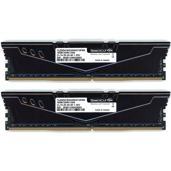 【1日と5.0のつく日、18日はポイント3倍！】【中古】Team デスクトップ用 TLZGD432G3200HC16FDC01 DDR4 PC4-25600 16GB 2枚組 元箱あり
