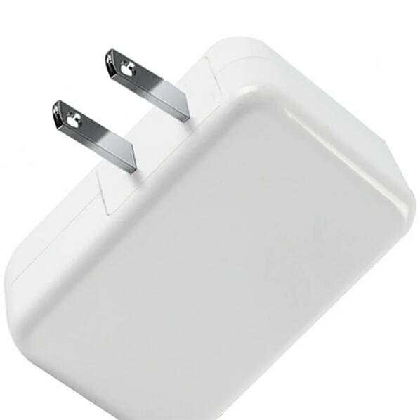 USB 充電器 4ポート usb 4台同時充電可能 スマホ充電器 急速充電器 ACコンセント 24W超高出力 USB電源アダプター 軽量 コンパクトPSE認証済み iPhone iPad Android 等のUSB機器対応 ホワイト