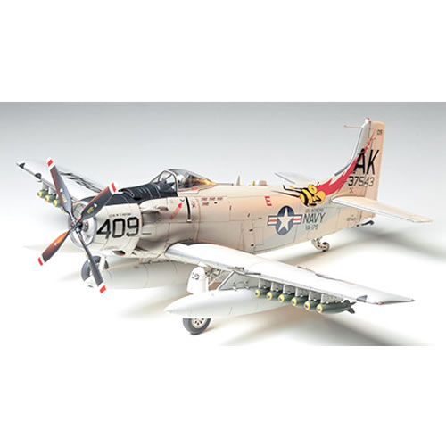 タミヤ【プラモデル】1／48 傑作機シリーズ No.58 ダグラス A-1H スカイレイダー アメリカ海軍 H-4950344992478のサムネイル