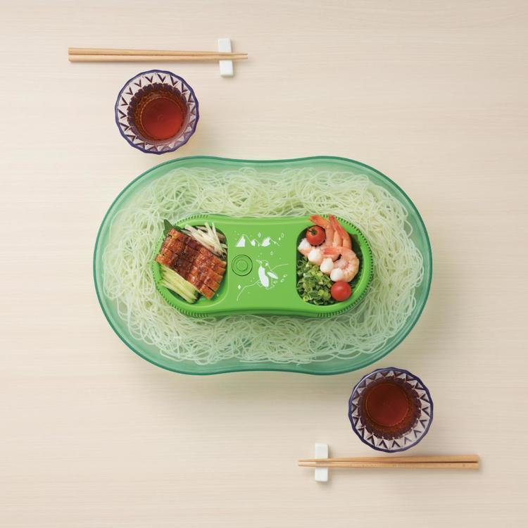 DENDENのパール金属 流しそうめん器 真珠乃涼 M 電池式 DD-8002流しそうめん器 そうめん流し器 回転式 シンプル M 電池式 組み立て簡単 家庭用 素麺 子供 パール金属｜アングル3