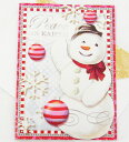 ■封筒サイズ：13.5x18.5cm【定形外サイズ】　■生産：中国■文章：May your holidays be filled with peace★モチーフの一部が立体になっています！アメリカのパンチスタジオの素敵なクリスマスカード。箔を使った印刷でゴージャス！中柄の封筒付きです。多色使いカードは眺めているだけでも幸せ♪ヴィクトリアンテイストは年齢を問わず人気。クリスマスの飾りつけと一緒に飾って楽しめるカードです。 ■クリスマスカード一覧■箔を使った印刷でゴージャスな3Dカード。毎年新柄が登場する追加生産がない限定カードです。お早目に♪★スノーマン　レッドオーナメント★