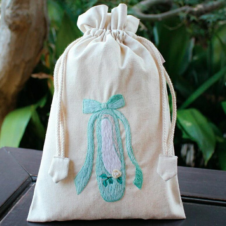 樂天商城 - 手刺繍　巾着M　バレエシューズ S（ミントグリーン）　Zenma　ハンドメイド小物入れ　ハンドメイドポーチ 花刺繍 ベトナム刺繍