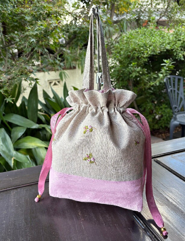 手刺繍巾着バッグ March　バレル巾着　ローズ　Zenma ハンドメイド小物入れ ハンドメイドポーチ ベトナム刺繍 花刺繍 バラ