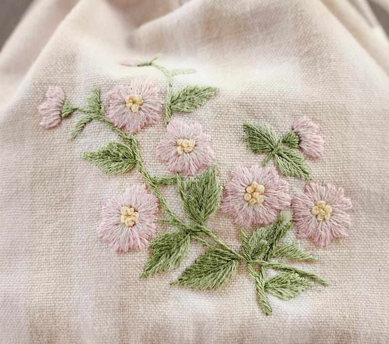 手刺繍巾着ポーチ　ミニバレル巾着 優しさ　MyNuミニ巾着　ハンドメイド小物入れ・...